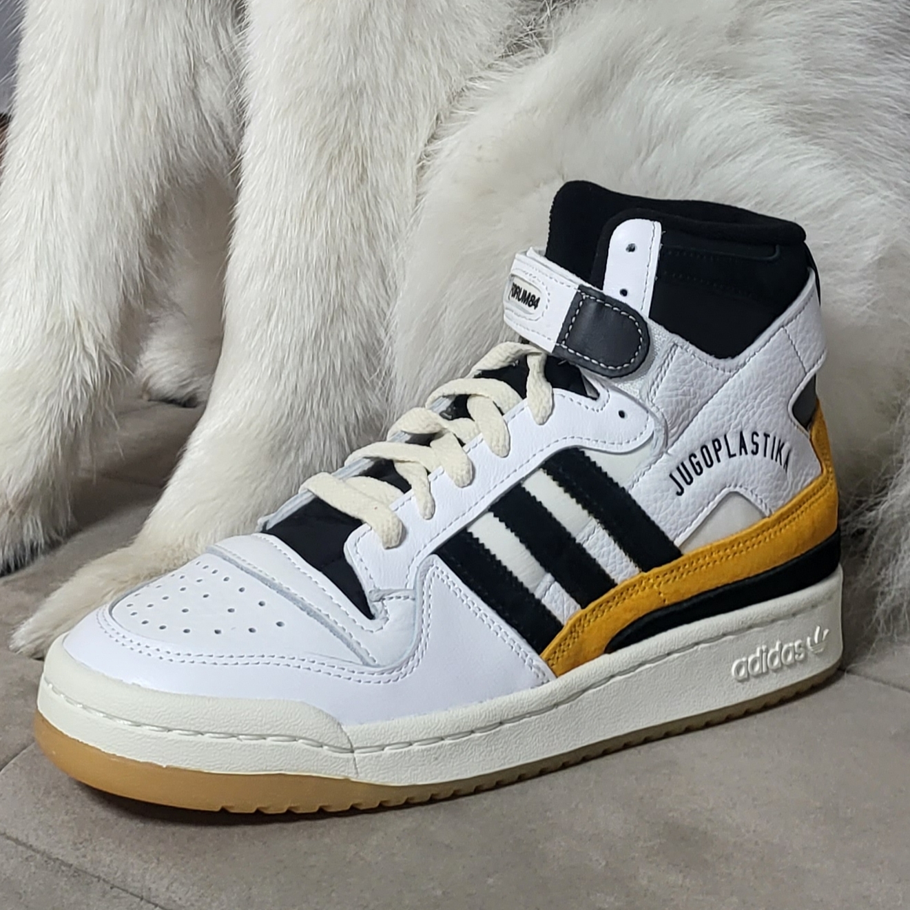 Adidas x BSTN Forum 84 Jugoplastika 착용 스타일