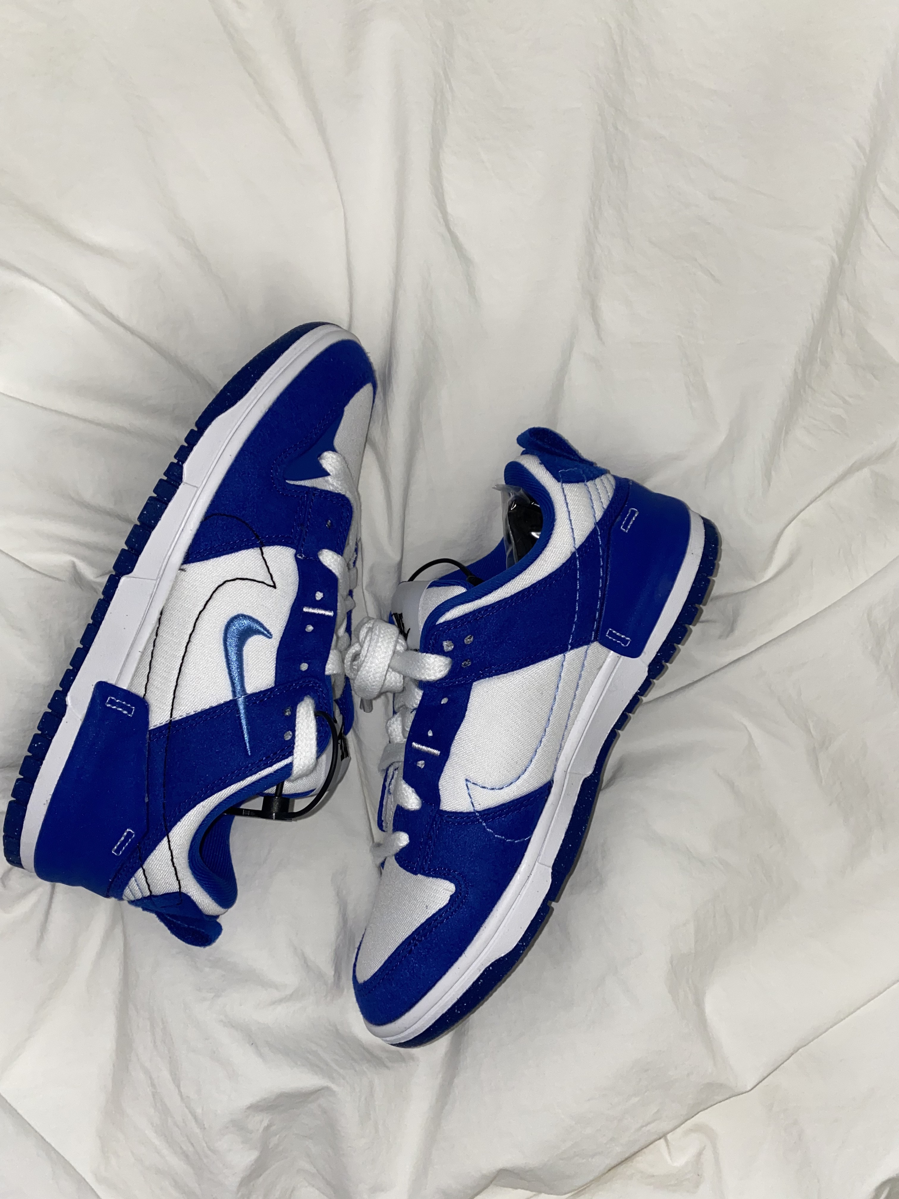 (W) Nike Dunk Low Disrupt 2 White and University Blue 착용 스타일 - 1