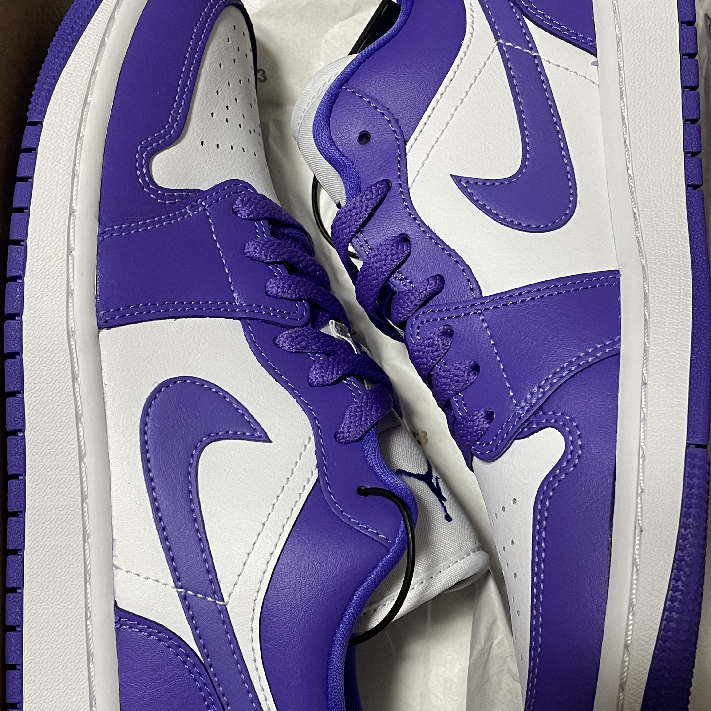 (W) Jordan 1 Low Psychic Purple 착용 스타일 - 1