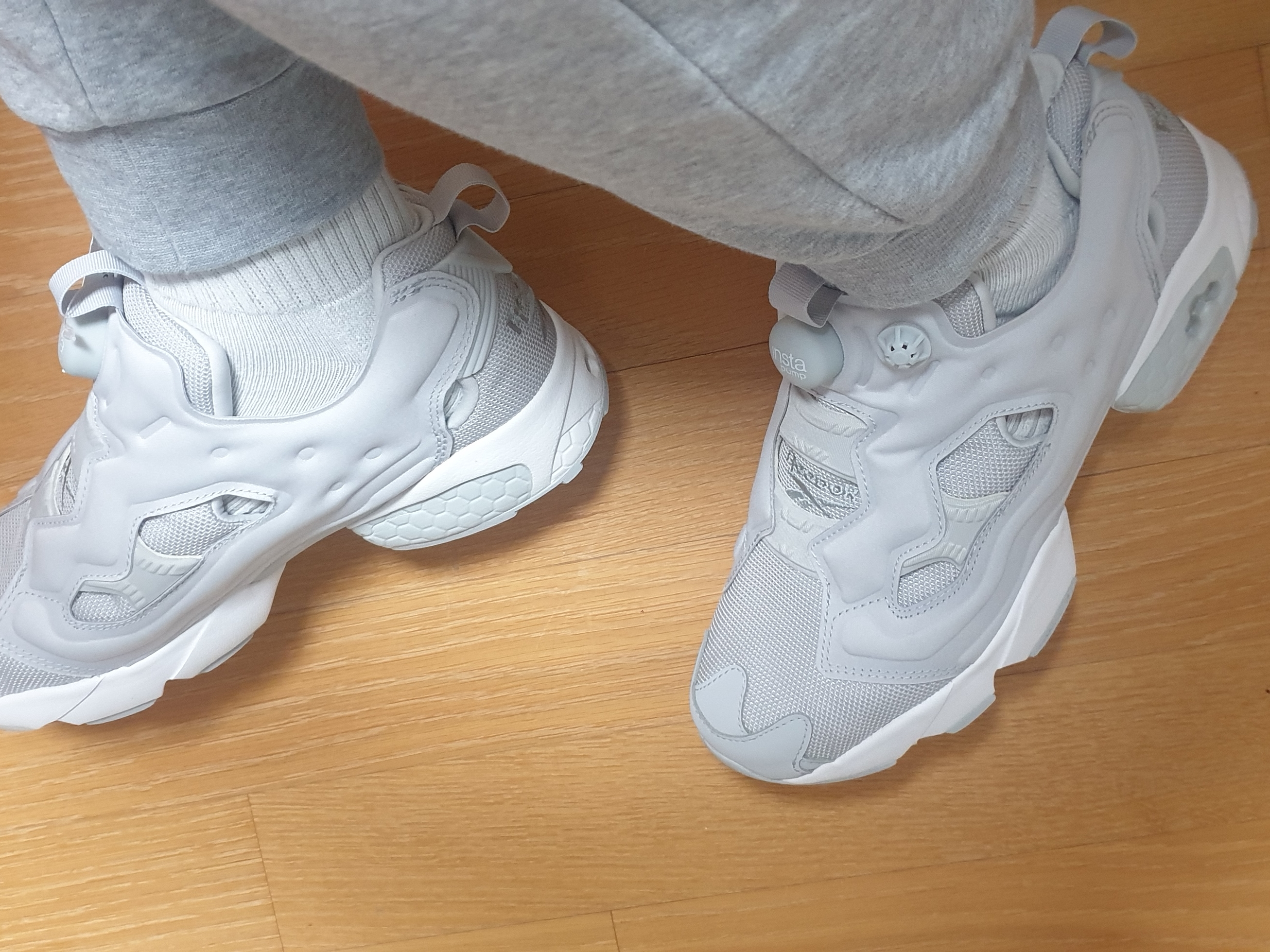 Reebok Instapump Fury OG MU Skull Grey 착용 스타일 - 2