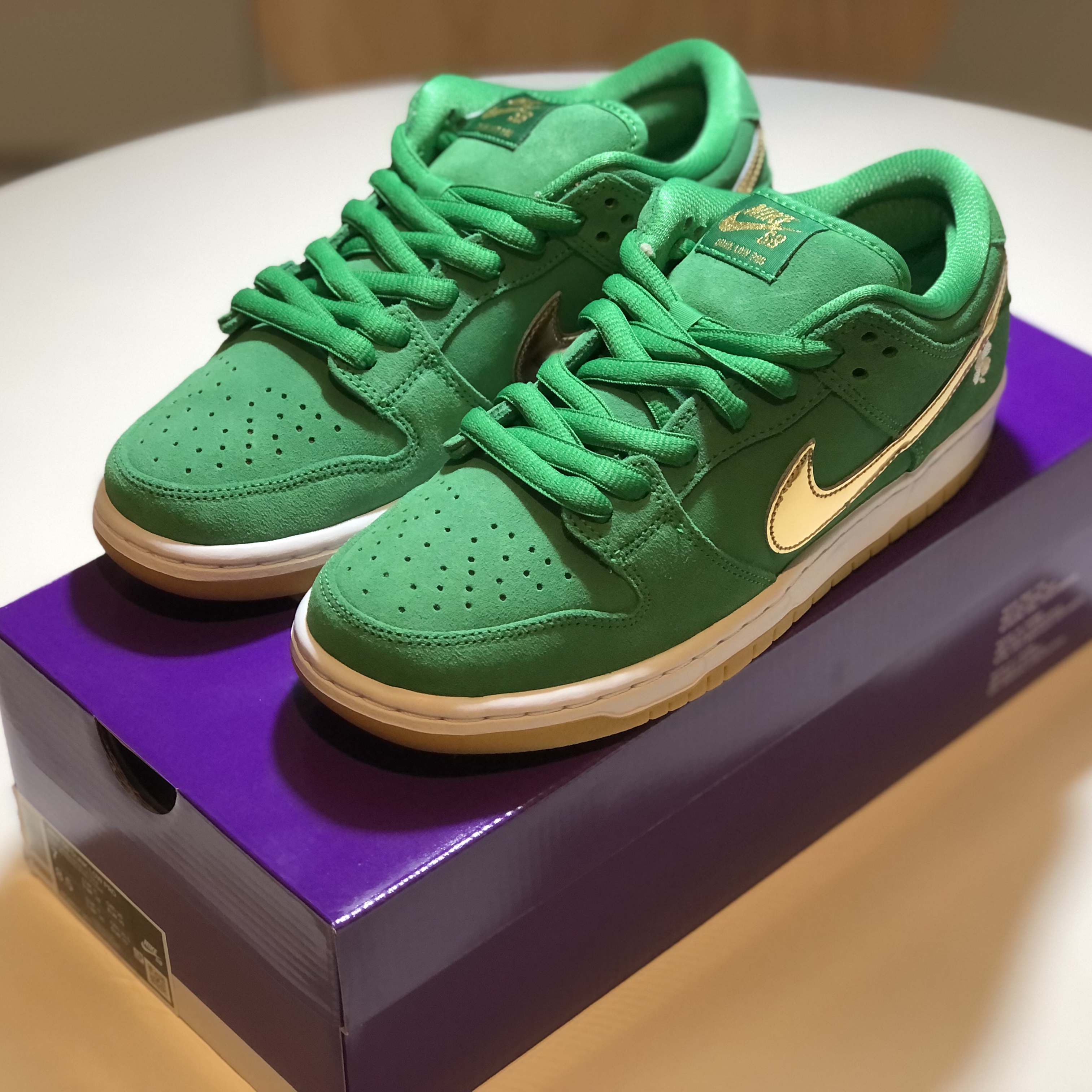 Nike SB Dunk Low Pro Shamrock 착용 스타일 - 2