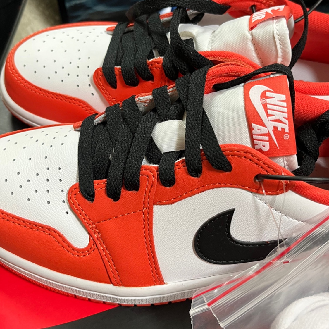 Jordan 1 Low OG Starfish 착용 스타일 - 2