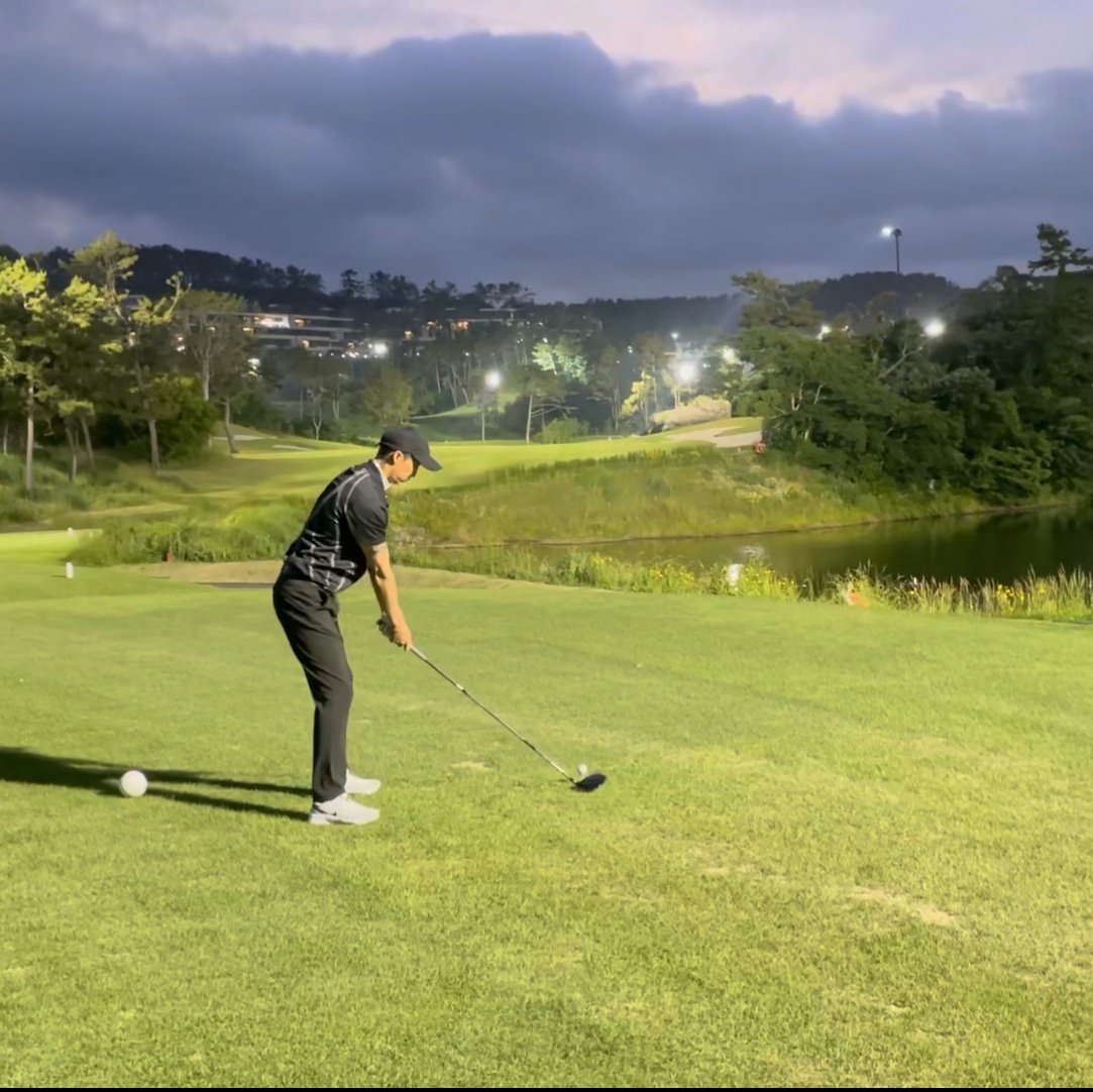 Nike x Drake Nocta Golf Polo Black - Asia, Nike x Drake Nocta Golf Mock Neck Top White - US/EU 착용 스타일