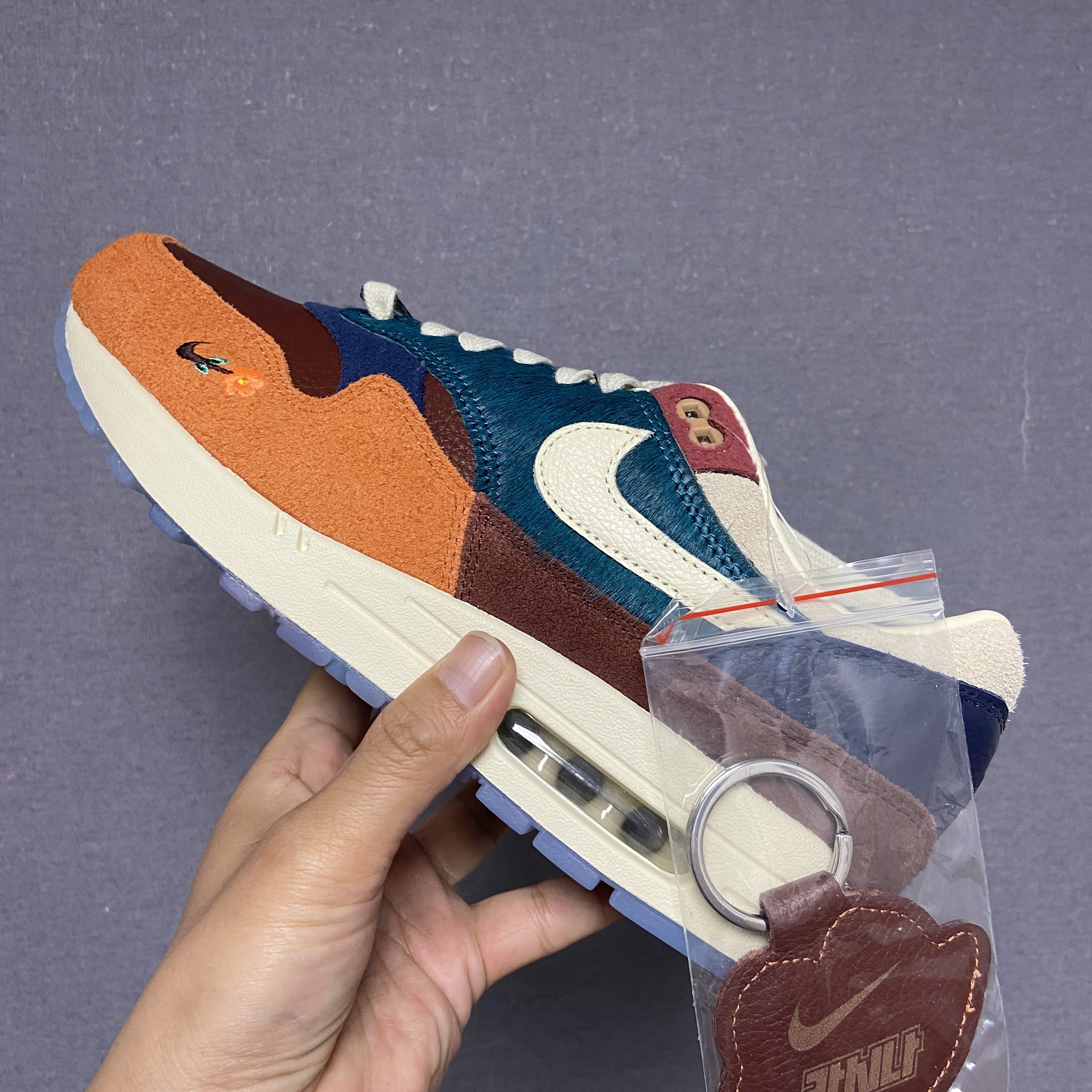 Nike x Kasina Air Max 1 SP Won-Ang Orange 착용 스타일 - 1