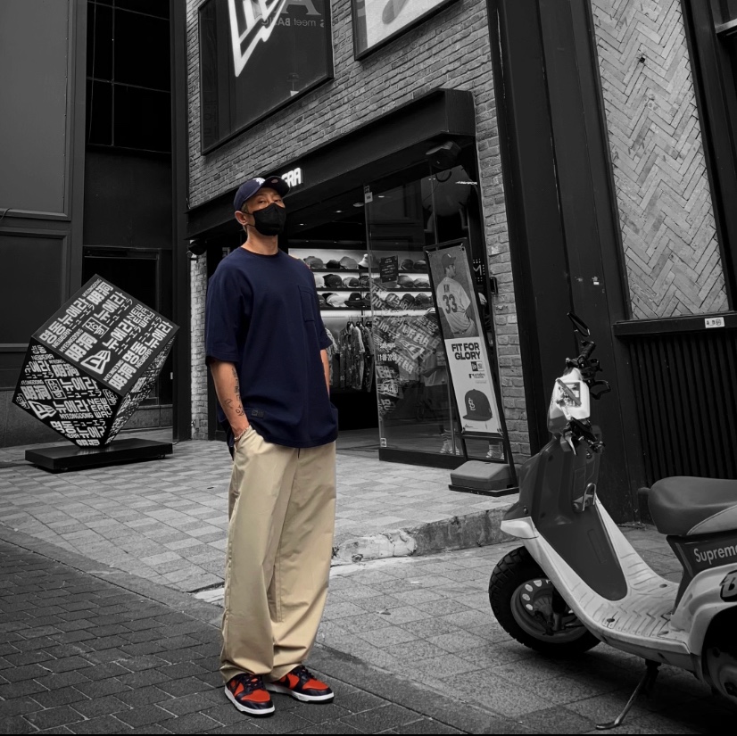 Casio G-Shock GA-2100SKE-7A, Nike Dunk Low SP Champ Colors 착용 스타일 - 2