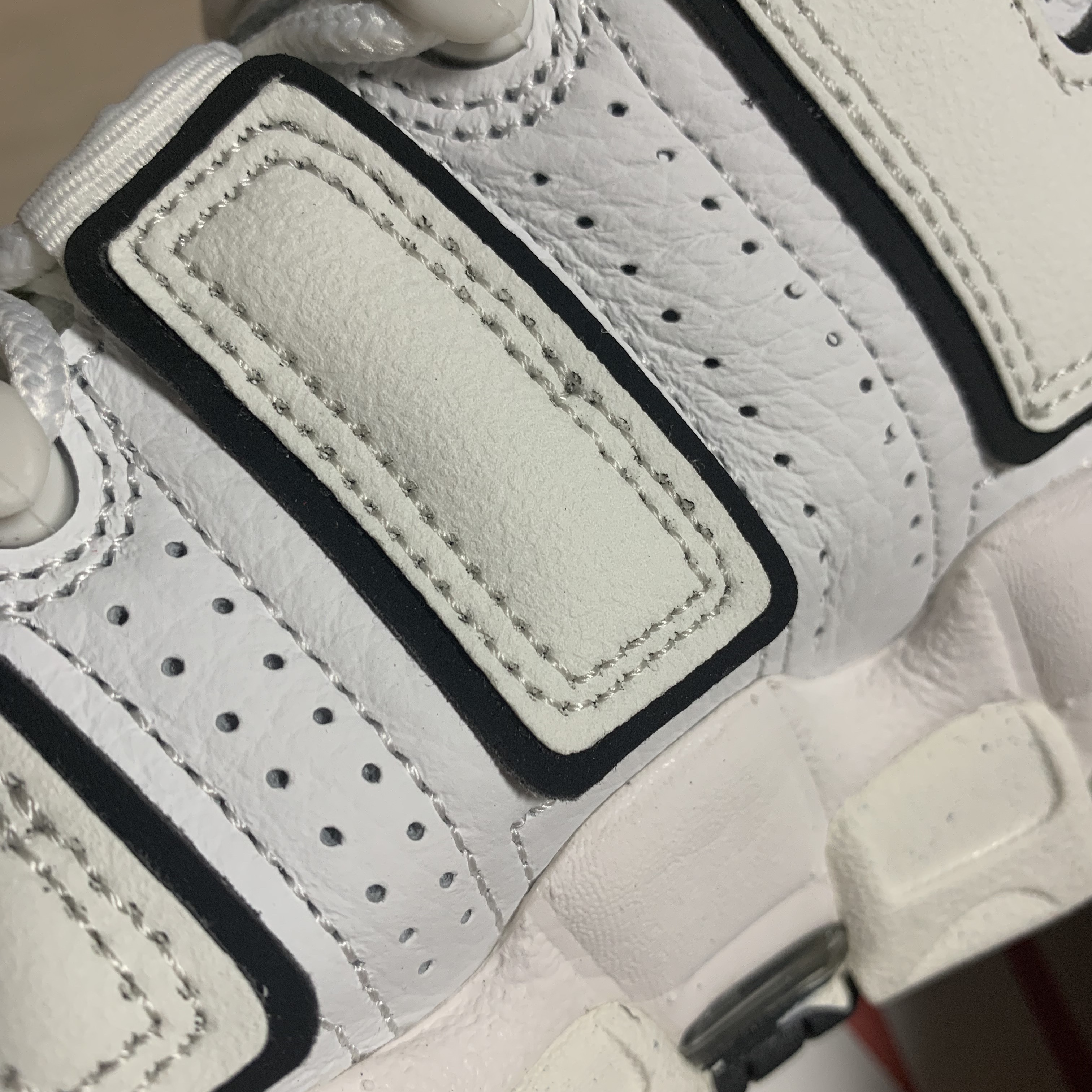 (W) Nike Air More Uptempo Summit White 착용 스타일 - 3