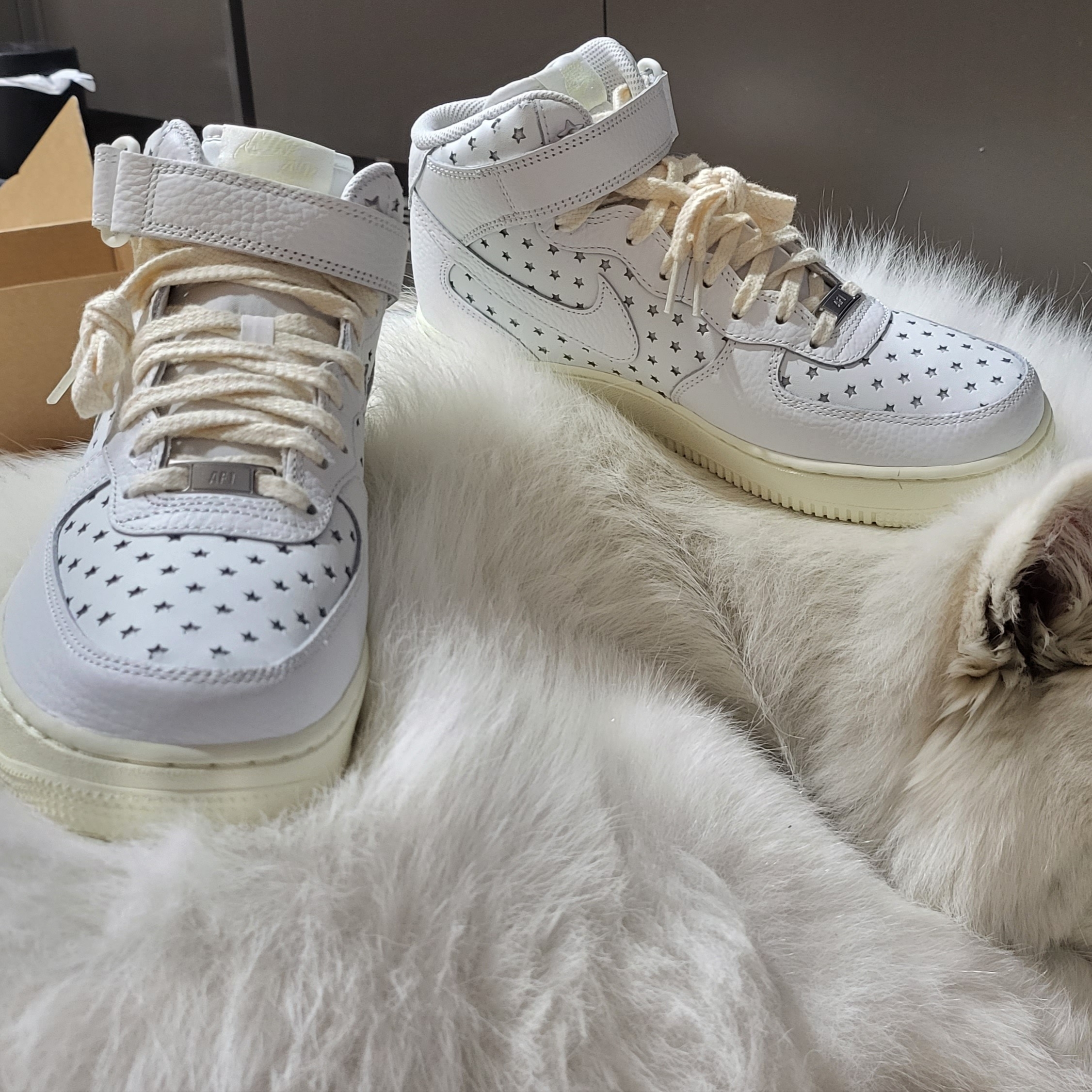 (W) Nike Air Force 1 Mid Summit White and Coconut Milk 착용 스타일
