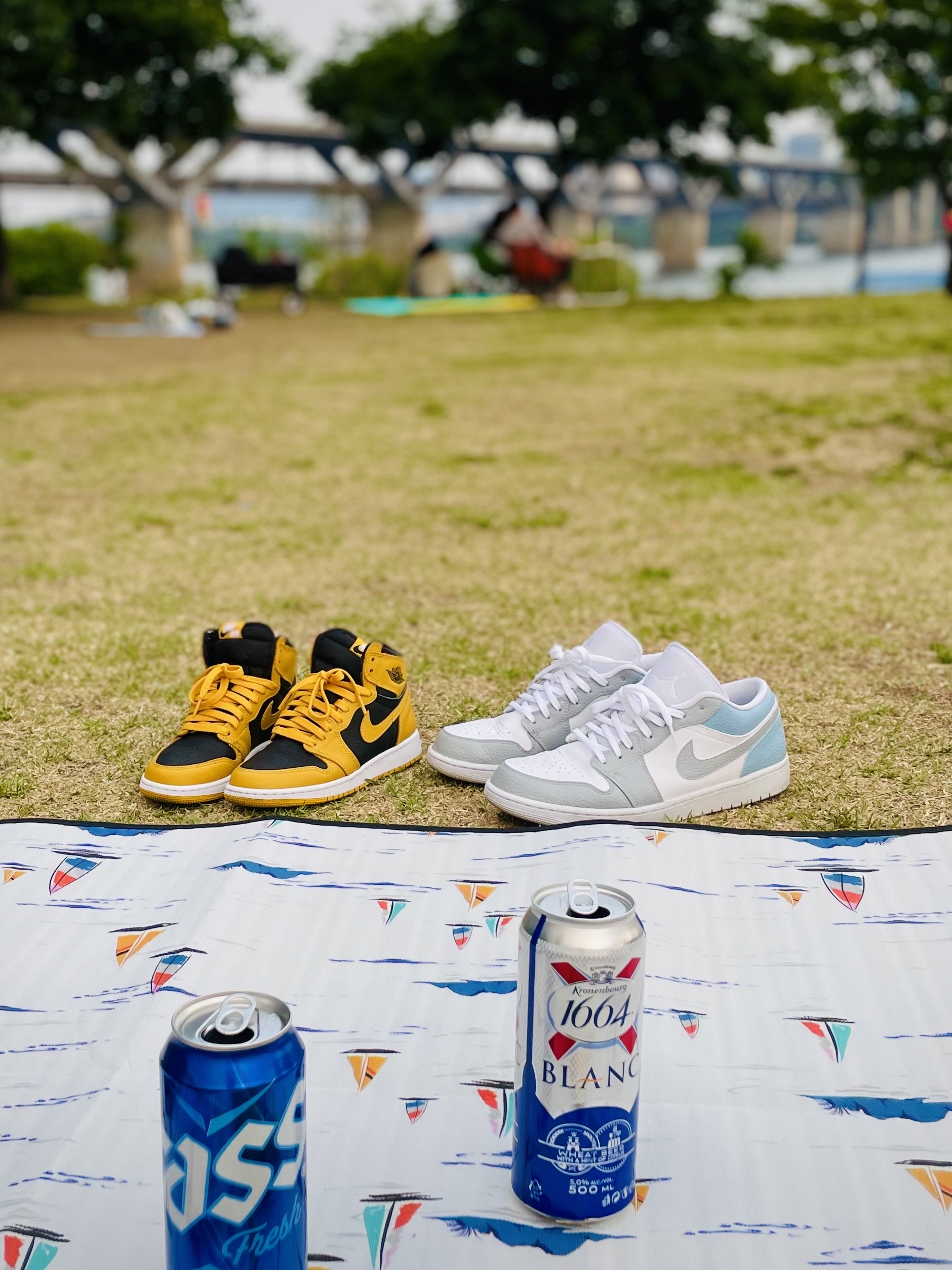 (GS) Jordan 1 Retro High OG Pollen, Jordan 1 Low Triple White Tumbled Leather 2020 착용 스타일 - 2
