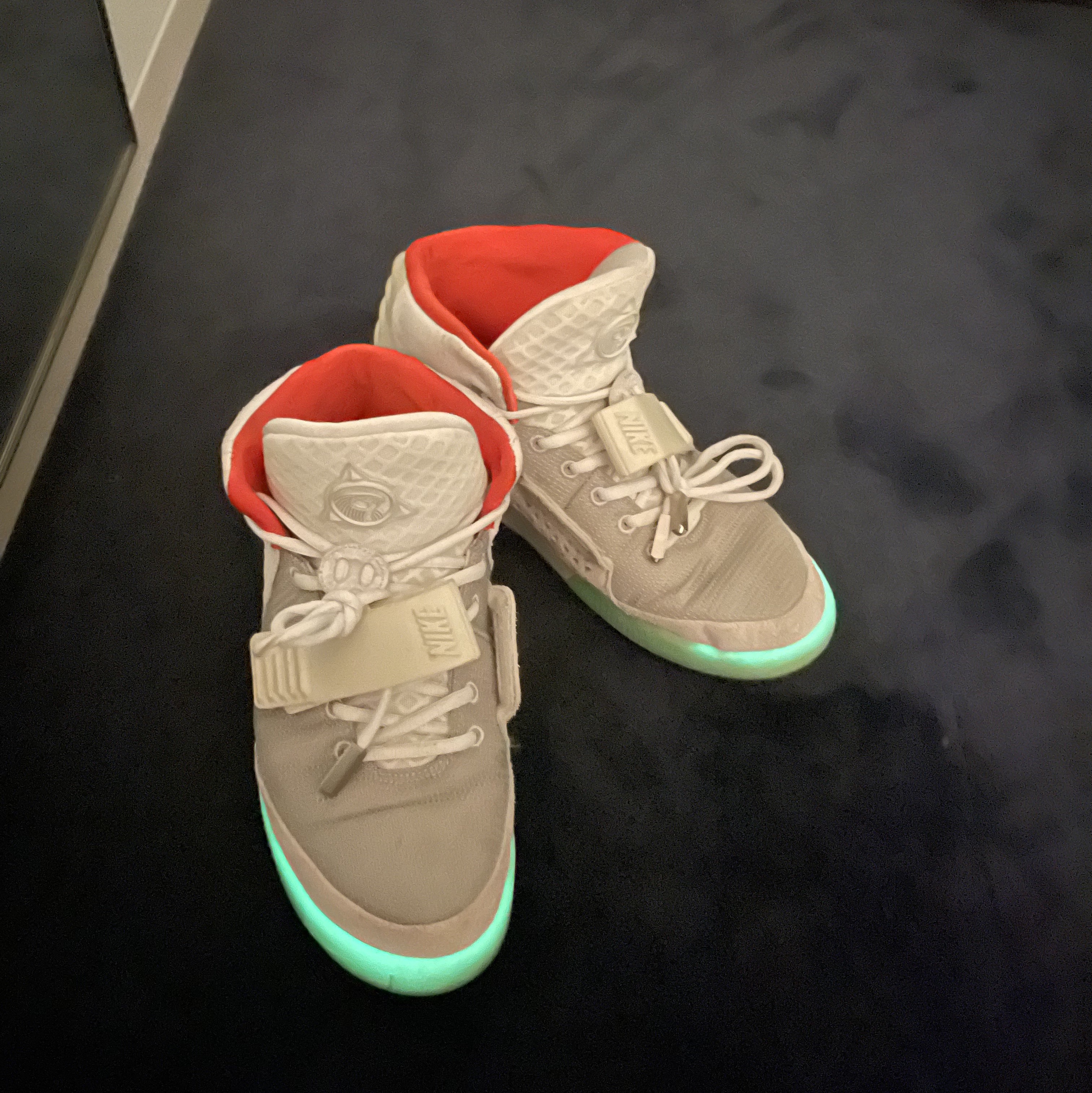 Nike Air Yeezy 2 Pure Platinum 착용 스타일 - 2