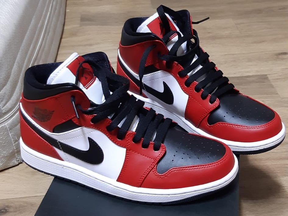Jordan 1 Mid Chicago Black Toe 착용 스타일