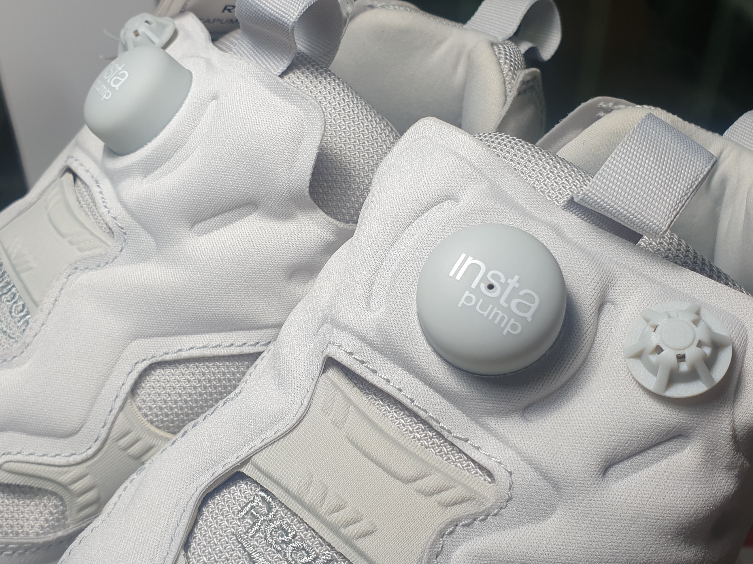 Reebok Instapump Fury OG MU Skull Grey 착용 스타일 - 1