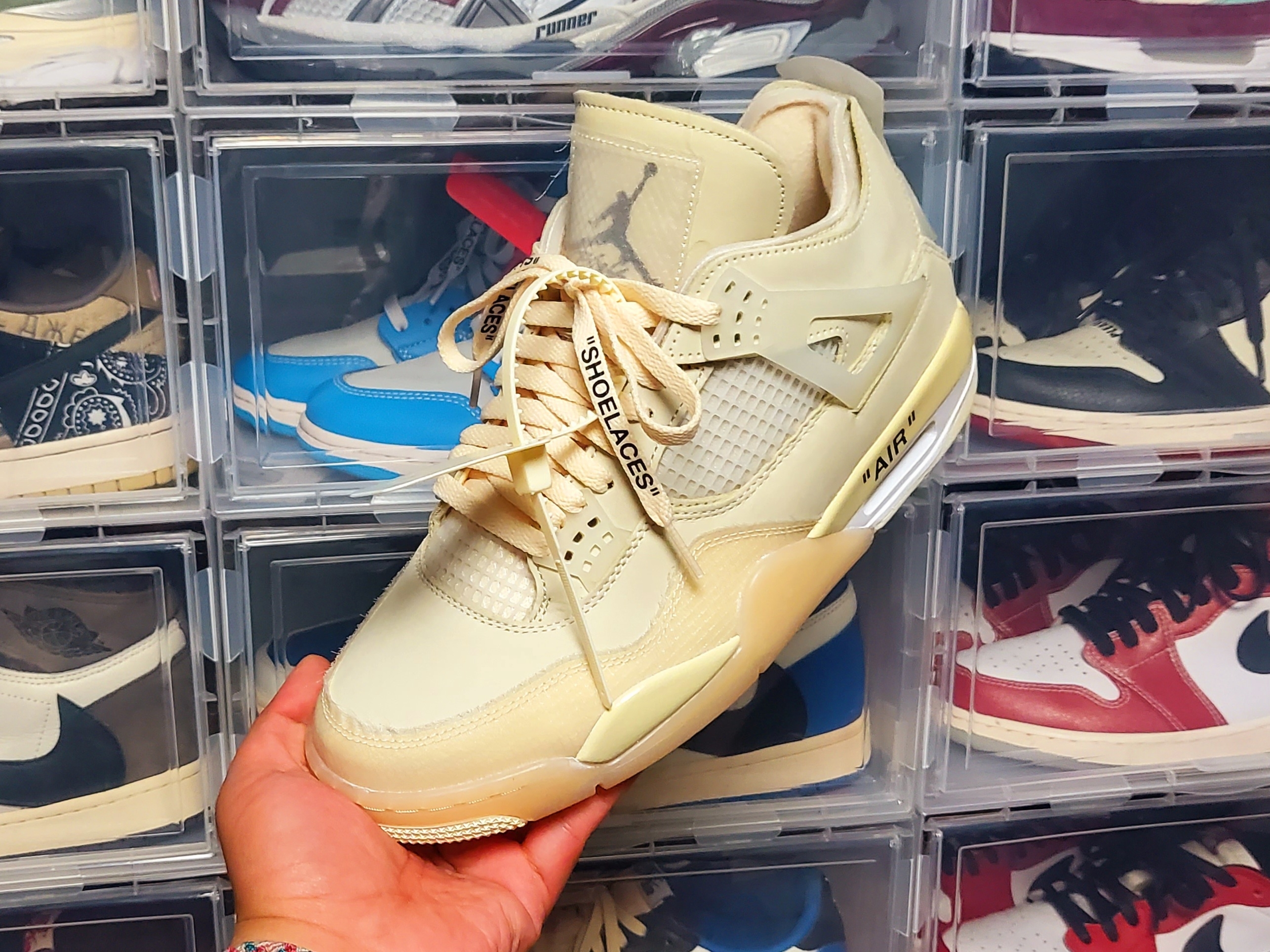 (W) Jordan 4 x Off-White Retro SP Sail 착용 스타일 - 1