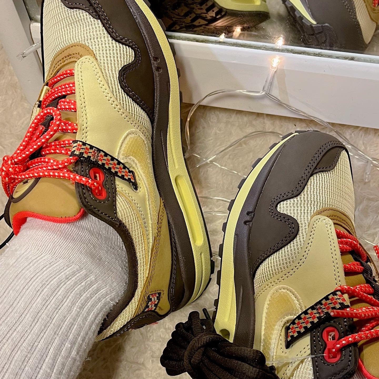 Nike x Travis Scott Air Max 1 Cact.us Brown, (W) Nike Dunk Low Archeo Pink 착용 스타일 - 4