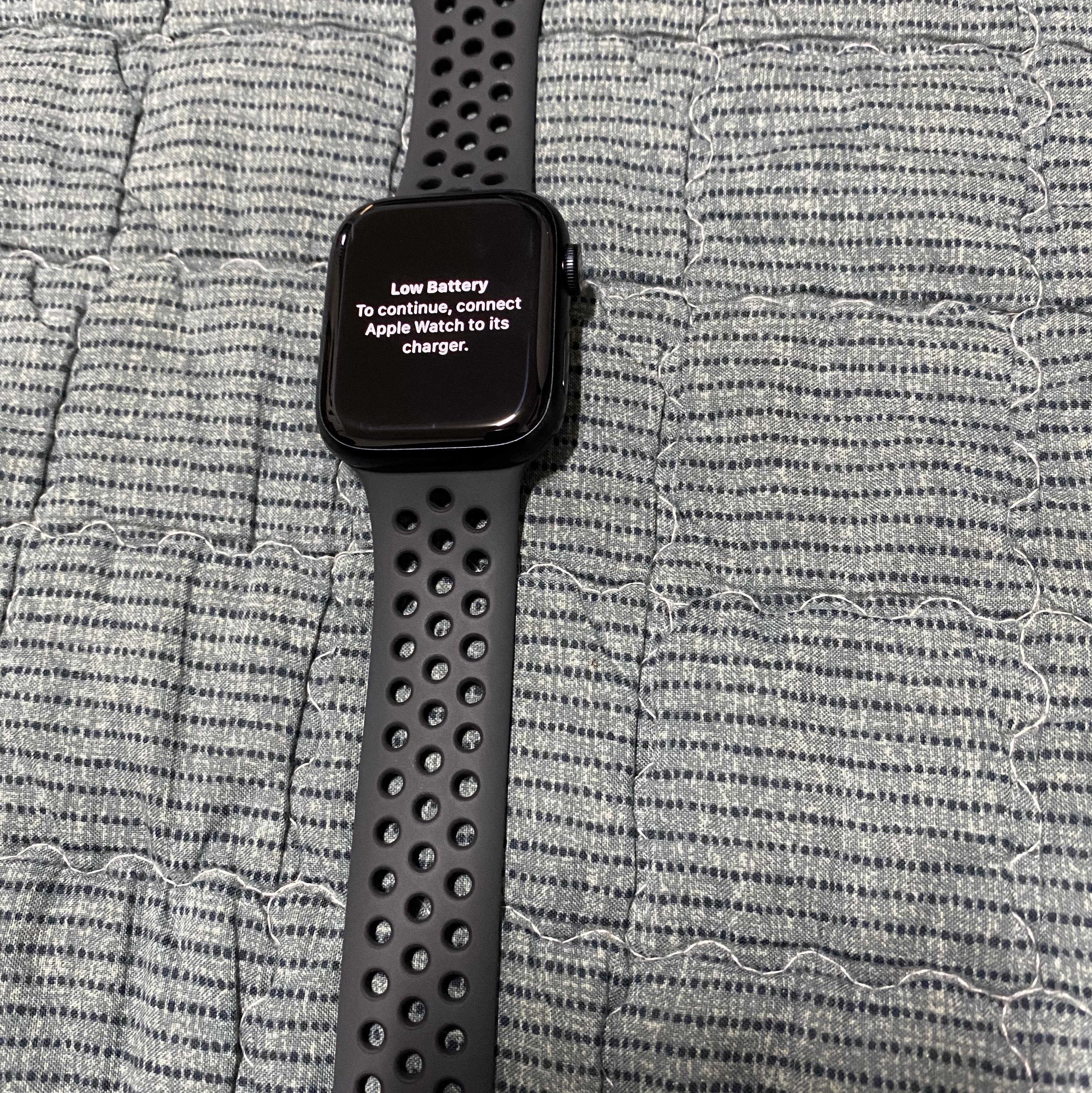 Apple Watch Nike Series 7 41mm GPS Midnight Aluminum Case with Nike Sport Band Anthracite Black (Korean Ver.) 착용 스타일