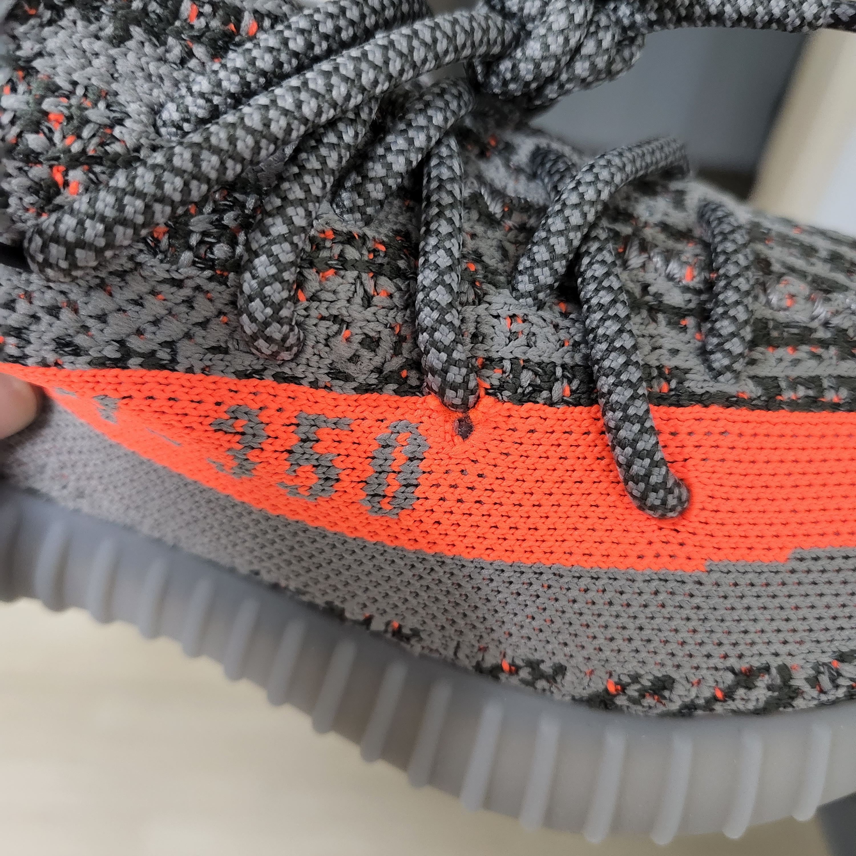 Adidas Yeezy Boost 350 V2 Beluga - Reflective 착용 스타일