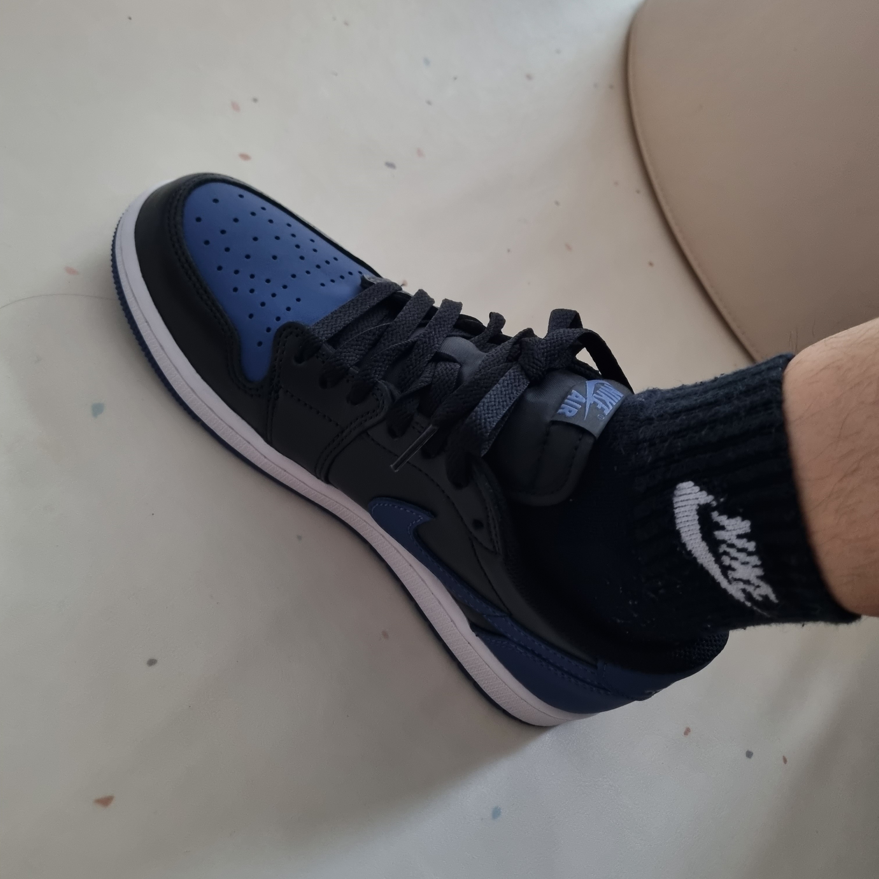 Jordan 1 Retro Low OG Mystic Navy 착용 스타일 - 4