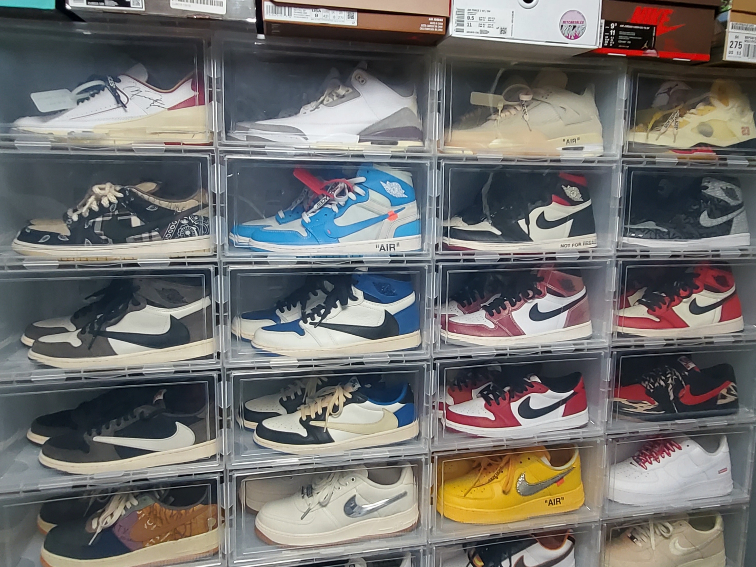 Jordan 1 x Off-White Retro High University Blue, Jordan 2 x Off-White Retro Low SP White and Varsity Red 착용 스타일 - 2