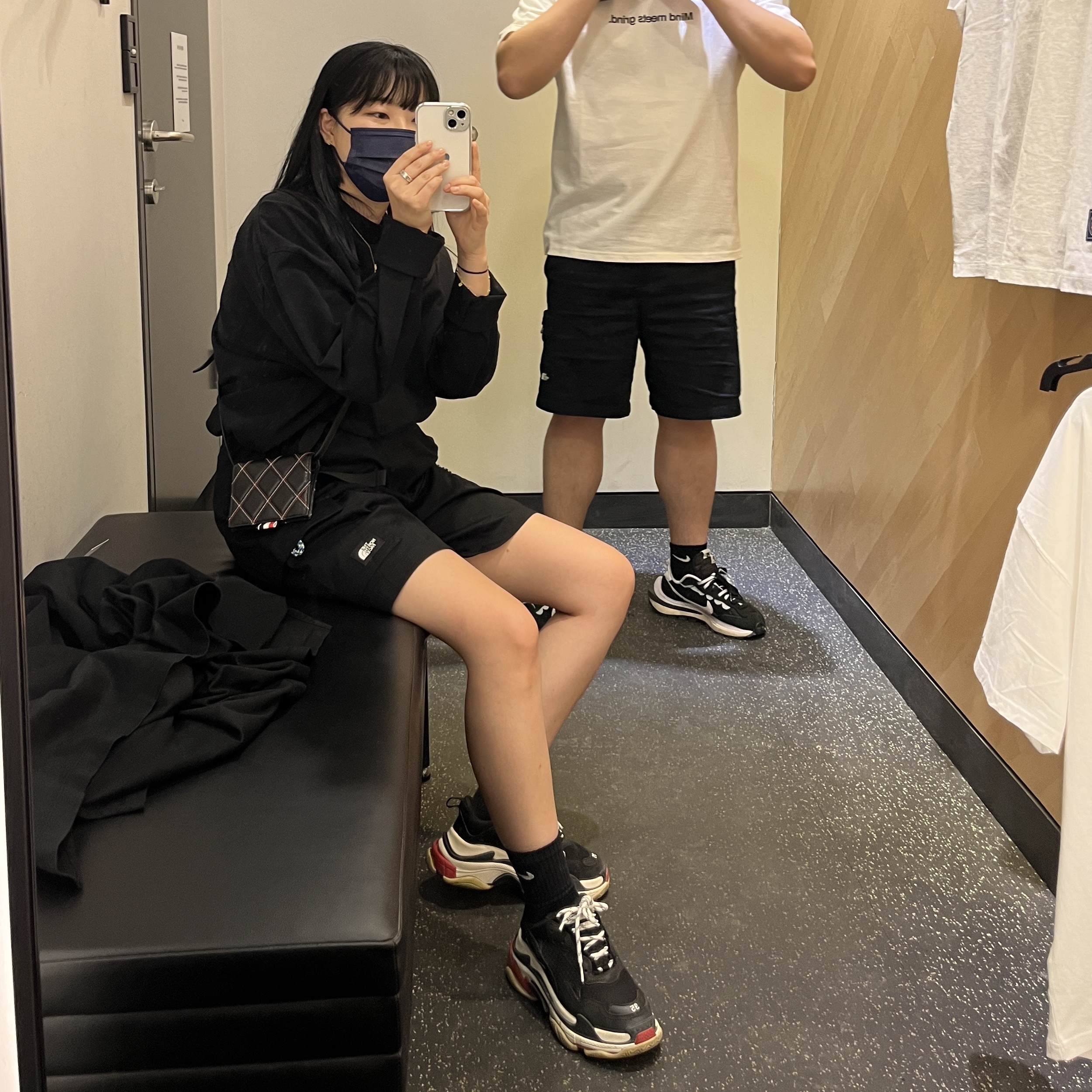 (W) Balenciaga Triple S Trainer Black White Red 착용 스타일