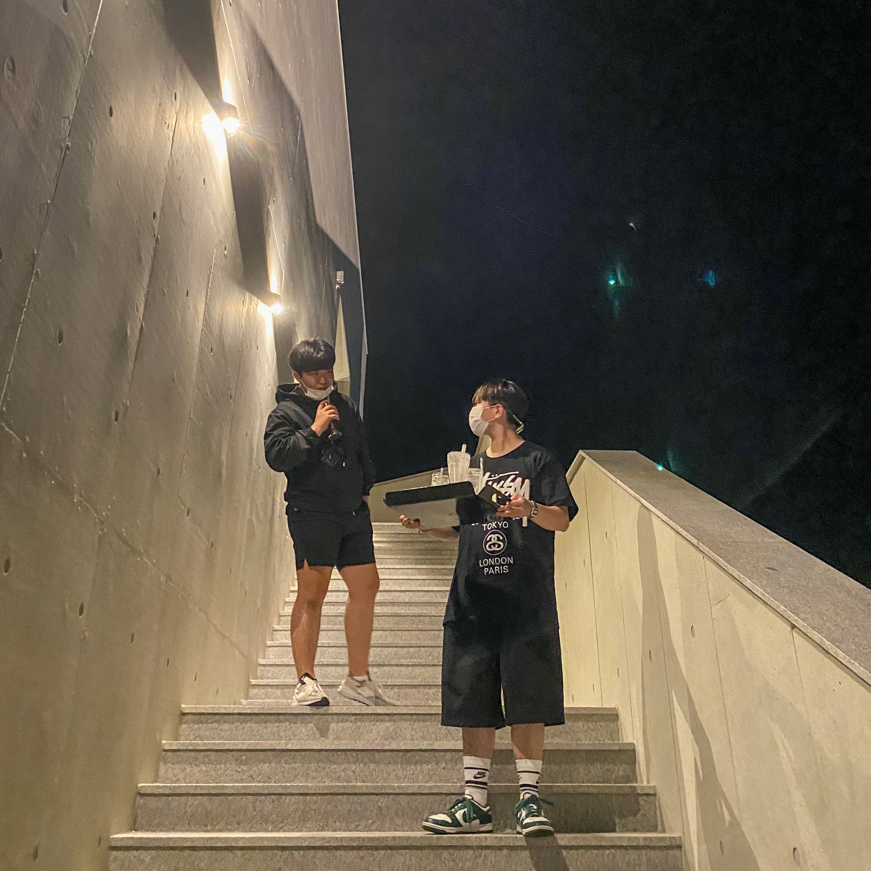 Stussy World Tour T-Shirt Black, Nike Dunk Low Retro Varsity Green 착용 스타일