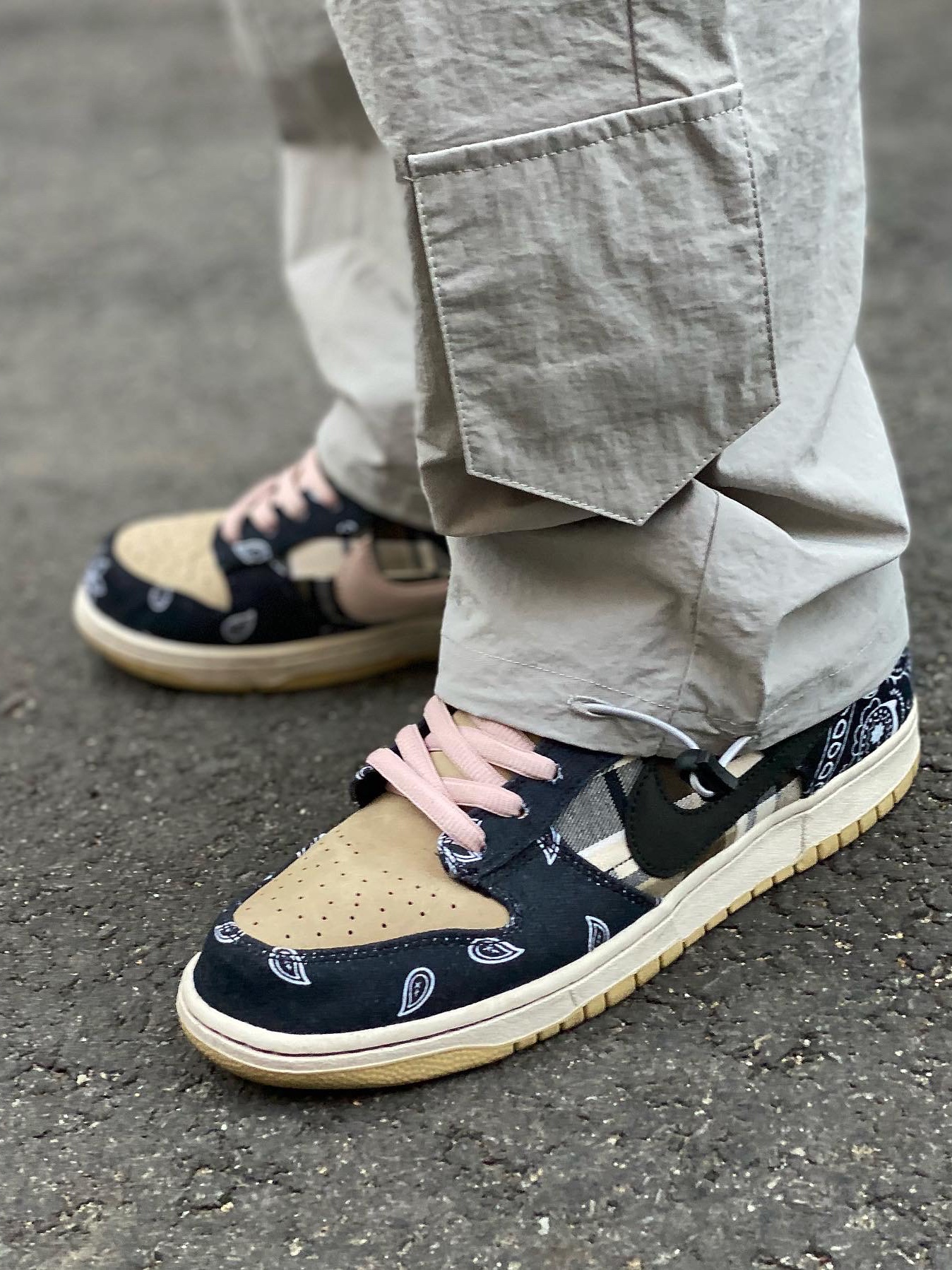 Nike x Travis Scott SB Dunk Low, Supreme Pigment Print S Logo 6-Panel Black - 20SS 착용 스타일 - 5