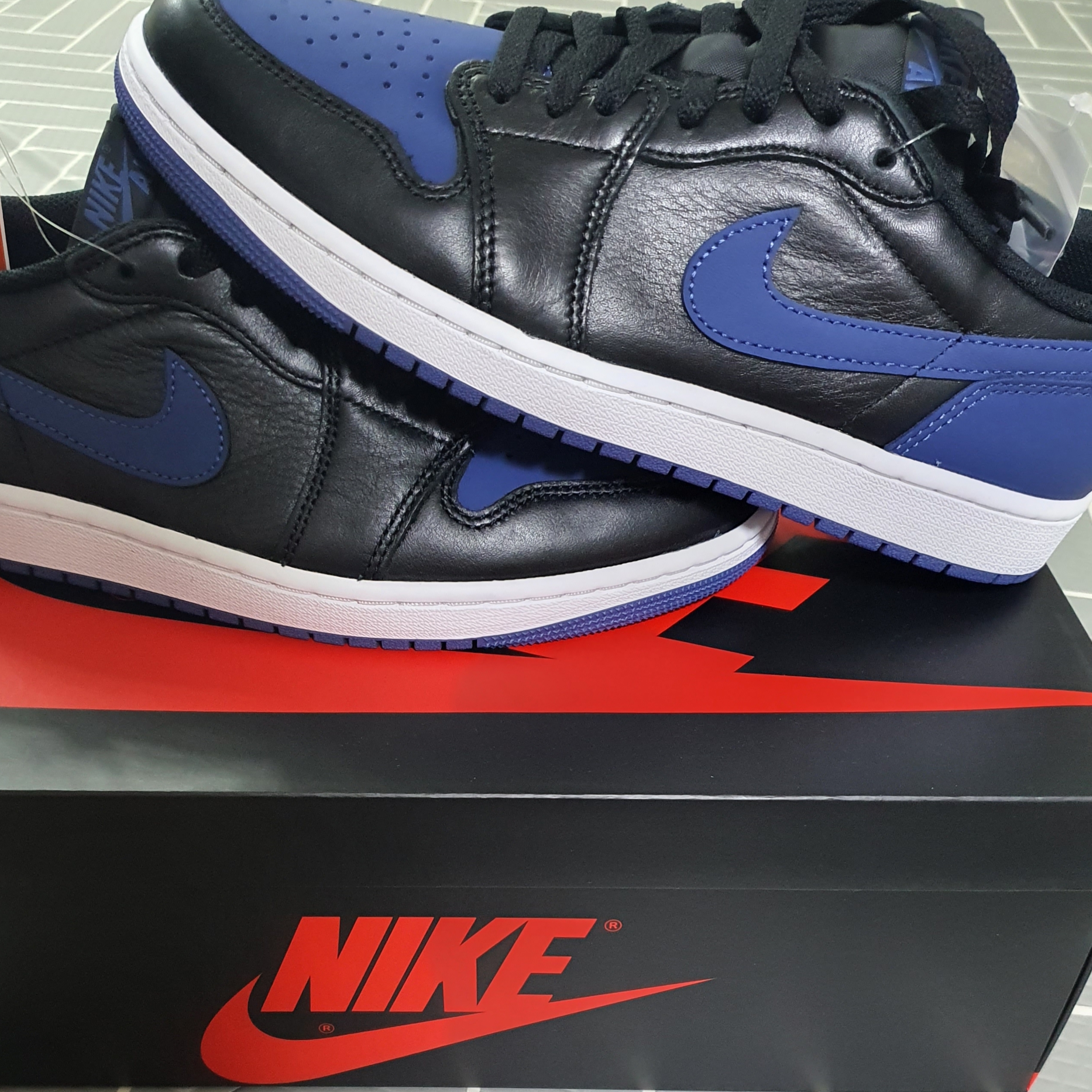 Jordan 1 Retro Low OG Mystic Navy 착용 스타일 - 2