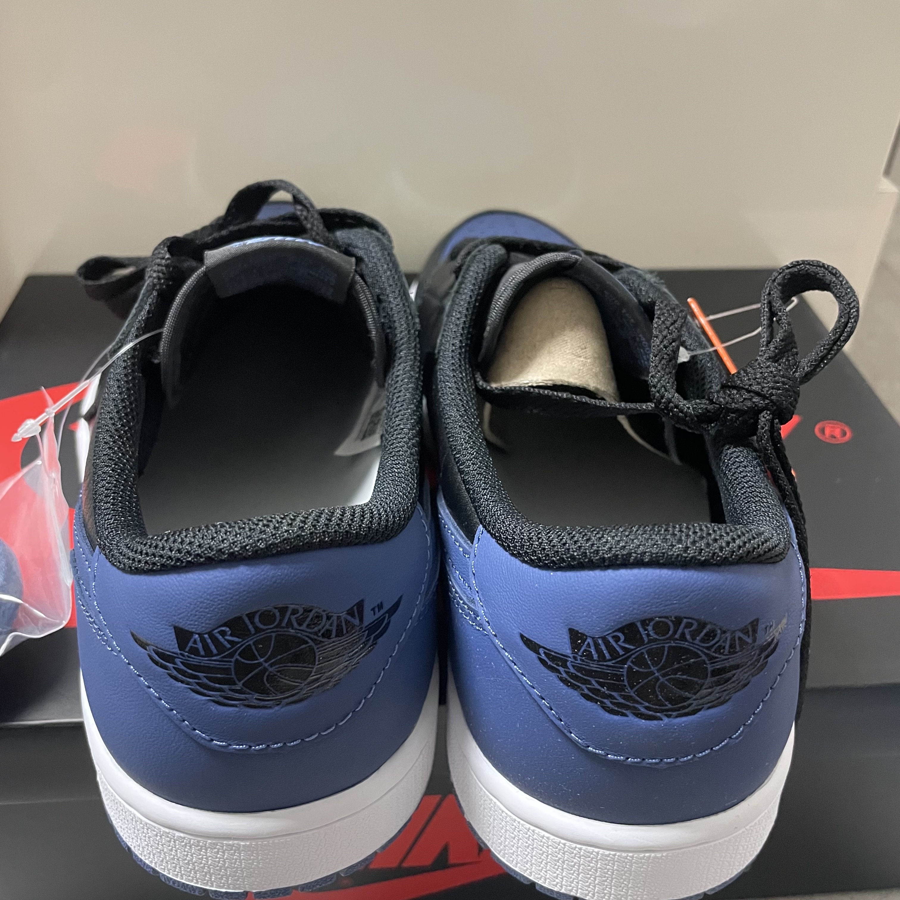 Jordan 1 Retro Low OG Mystic Navy, Jordan 1 Retro High OG Dark Marina Blue 착용 스타일 - 3