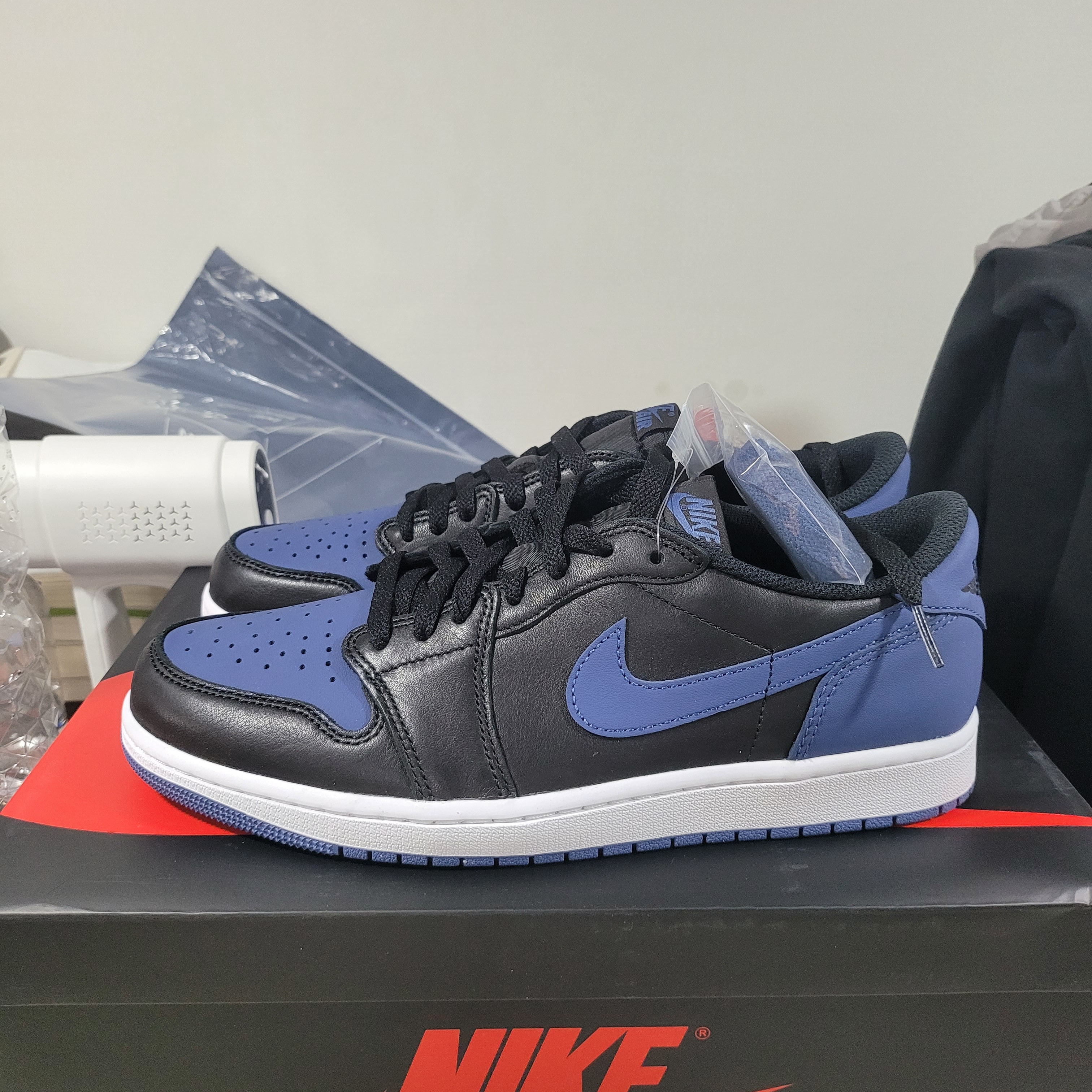 Jordan 1 Retro Low OG Mystic Navy 착용 스타일 - 1