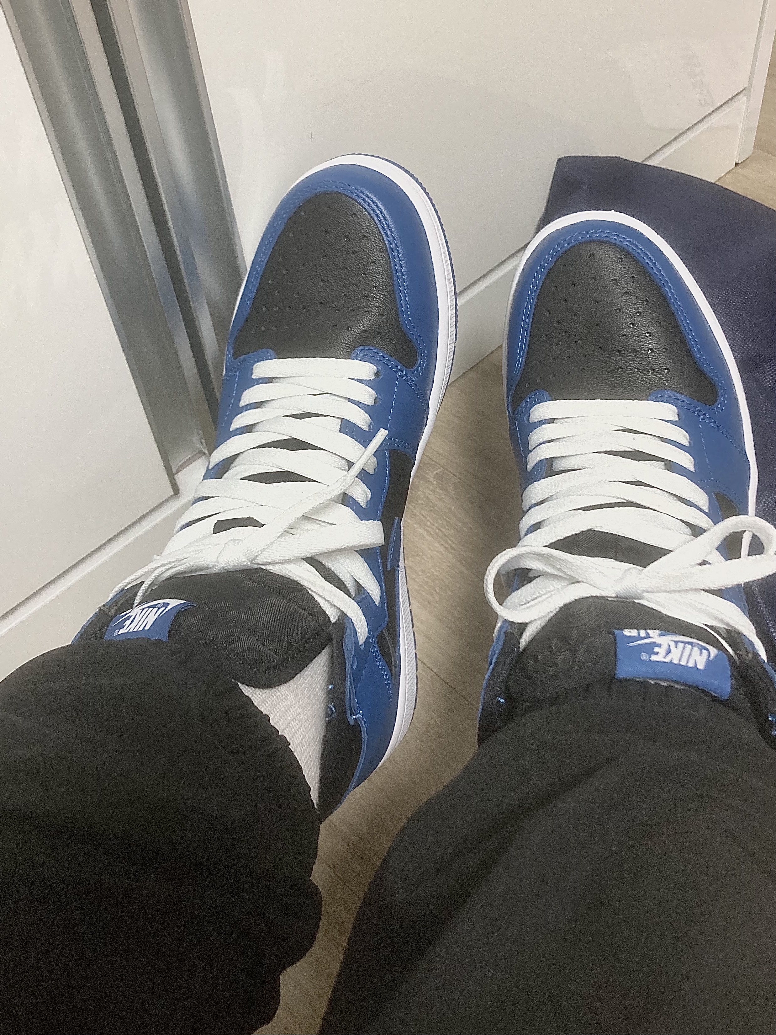 Jordan 1 Retro High OG Dark Marina Blue 착용 스타일