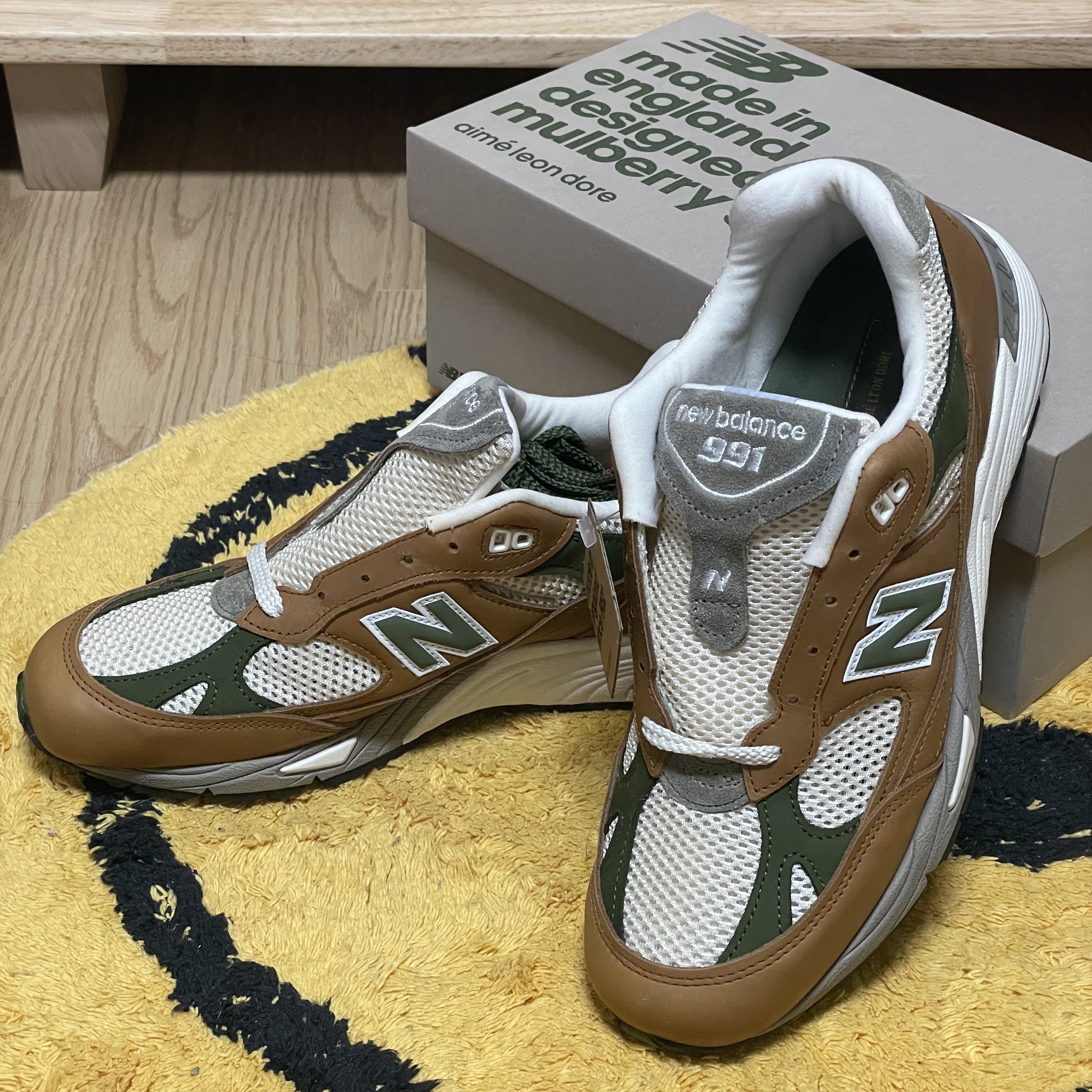 New Balance x Aime Leon Dore 991 Made in UK Tan 착용 스타일 - 1