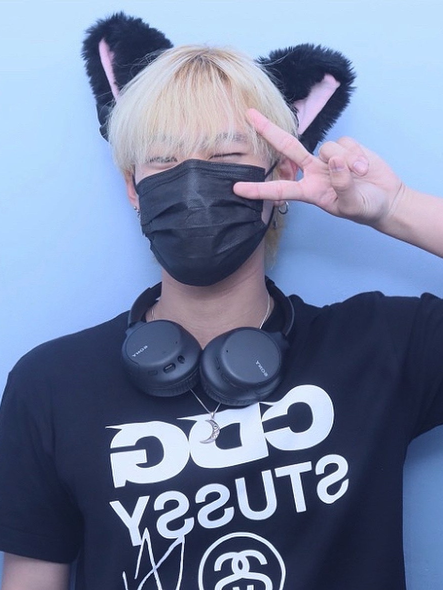 CDG x Stussy T-Shirt Black 착용 스타일 - 1