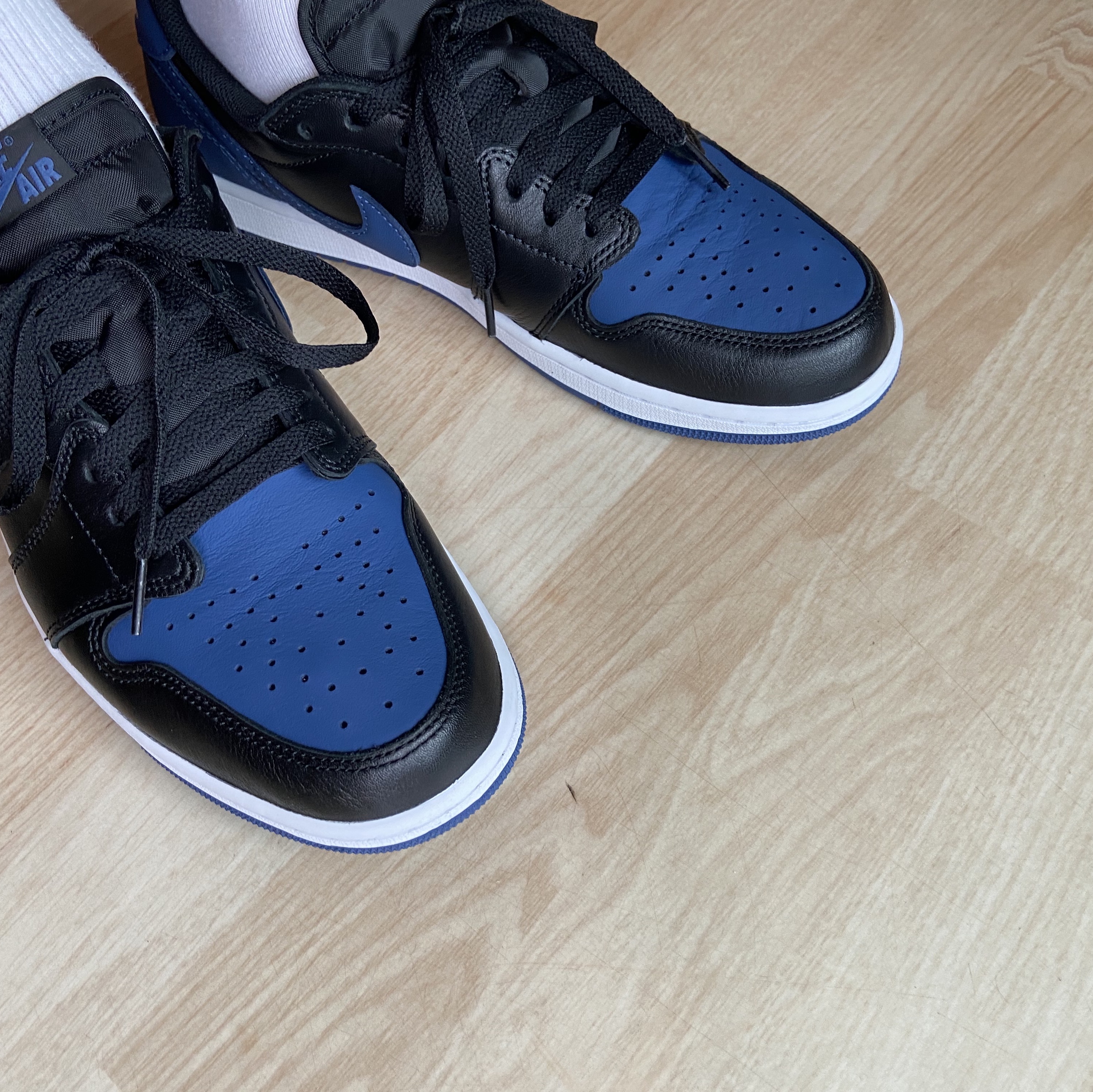 Jordan 1 Retro Low OG Mystic Navy 착용 스타일 - 4