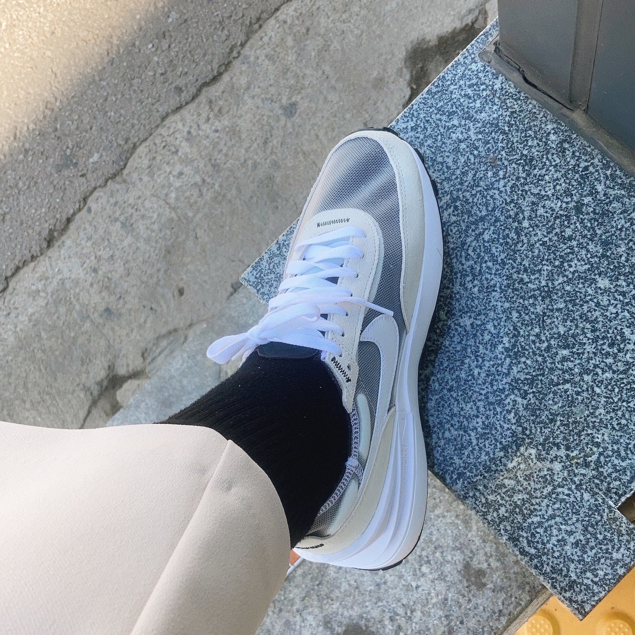Nike Waffle One Infinite Lilac 착용 스타일