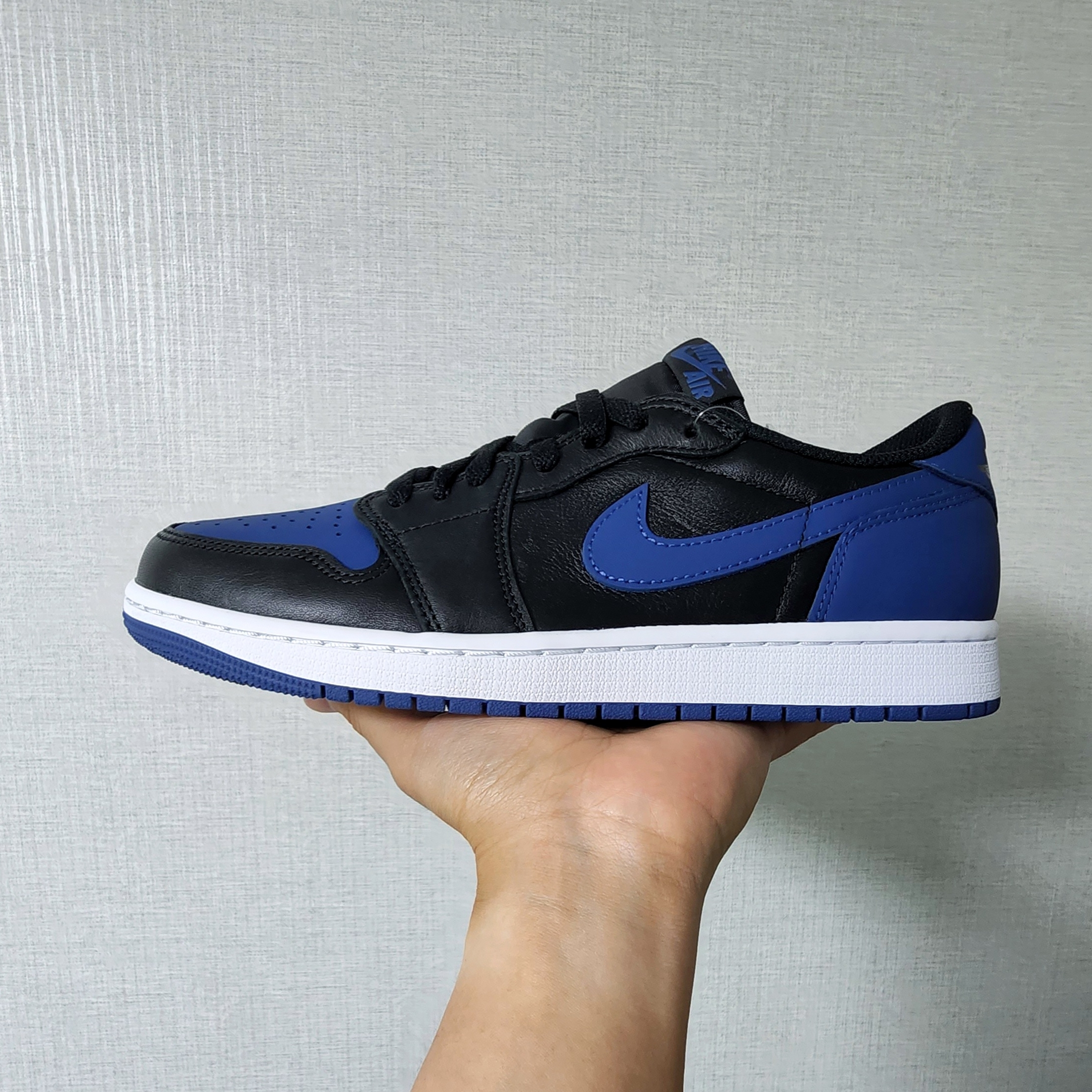 Jordan 1 Retro Low OG Mystic Navy 착용 스타일 - 1
