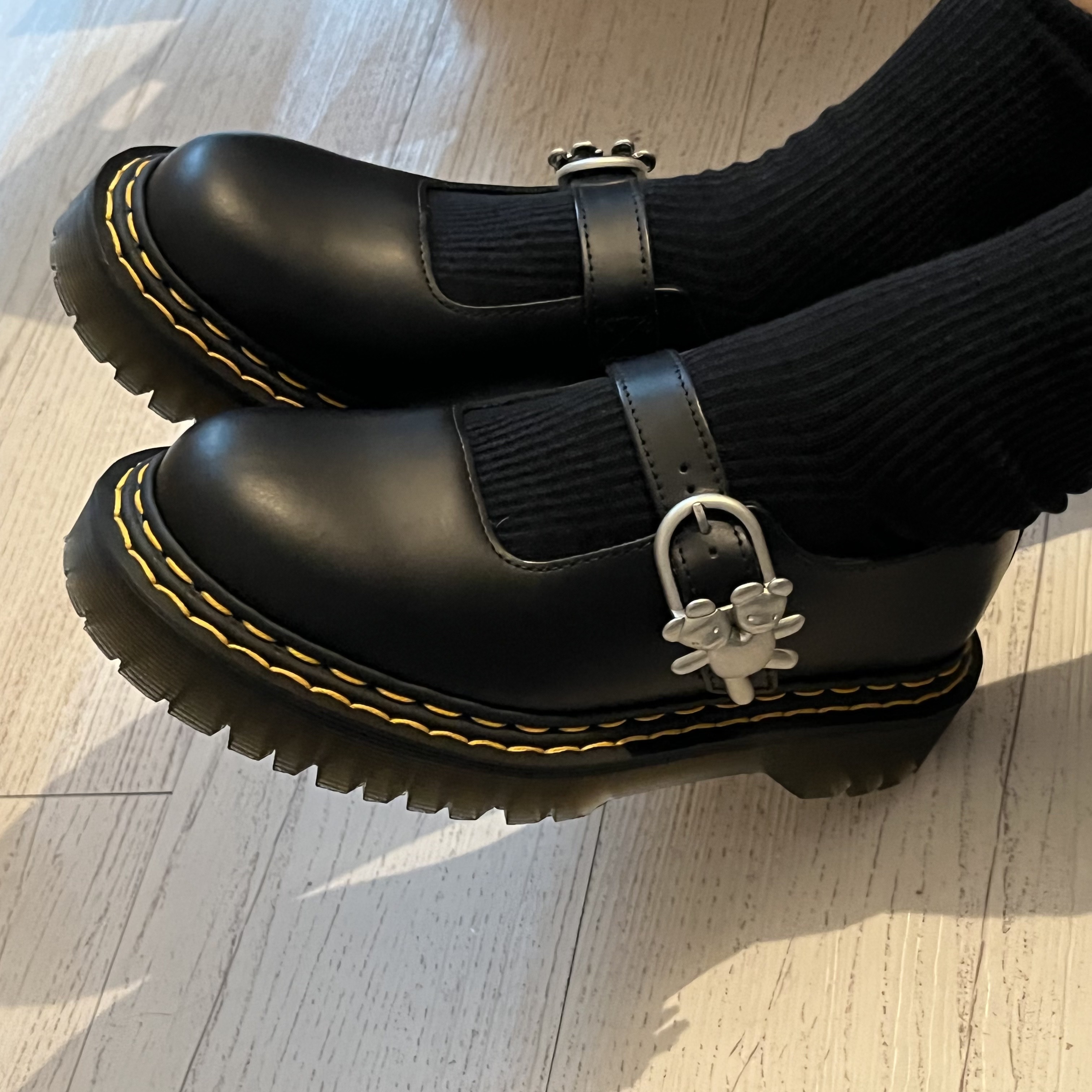 (W) Dr. Martens x Heaven Addina Bex Shoes Black 착용 스타일 - 1