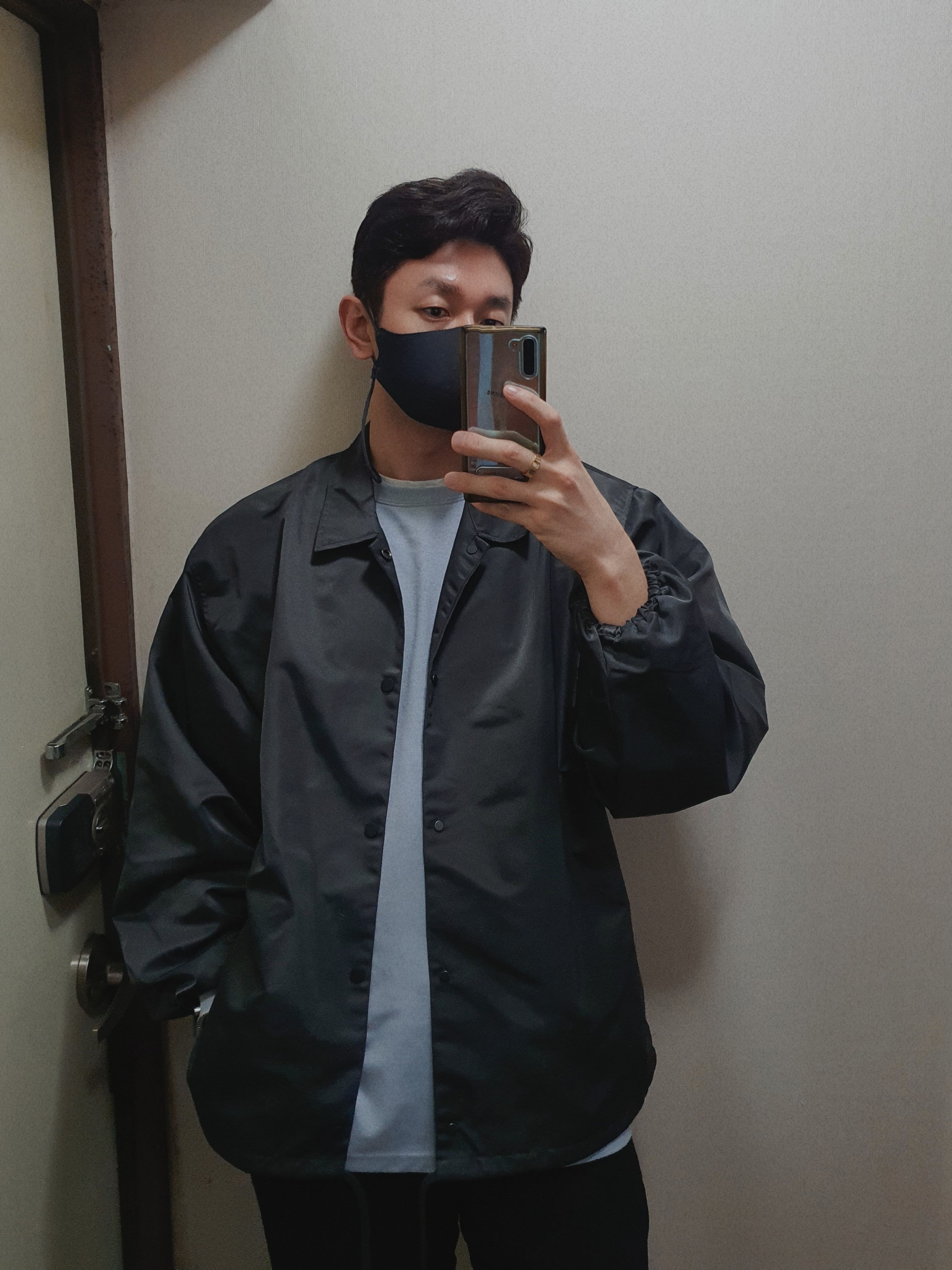 Essentials Coaches Jacket Iron - 22SS, IAB Studio T-Shirt Ash Blue - 21SS 착용 스타일 - 1