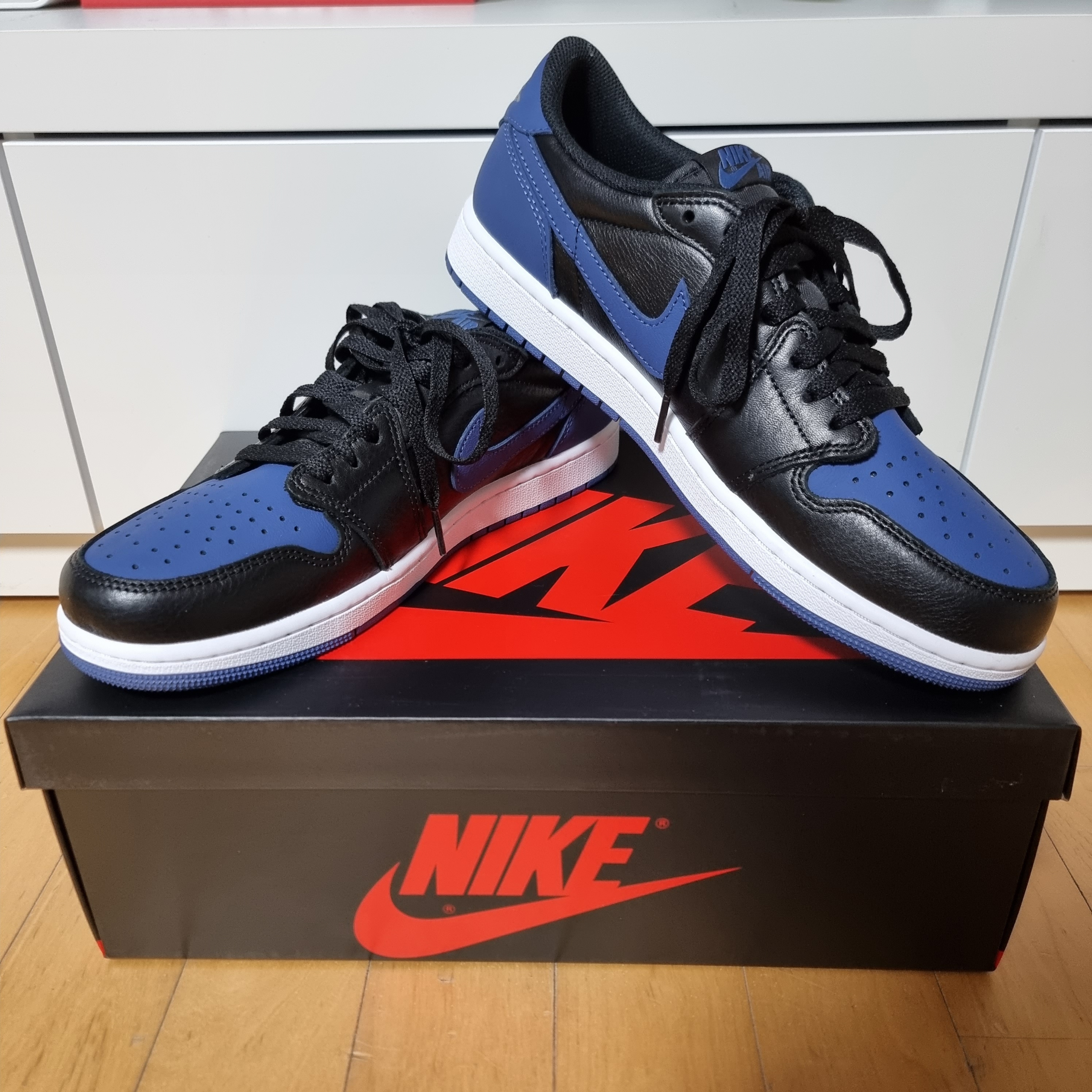 Jordan 1 Retro Low OG Mystic Navy 착용 스타일 - 1