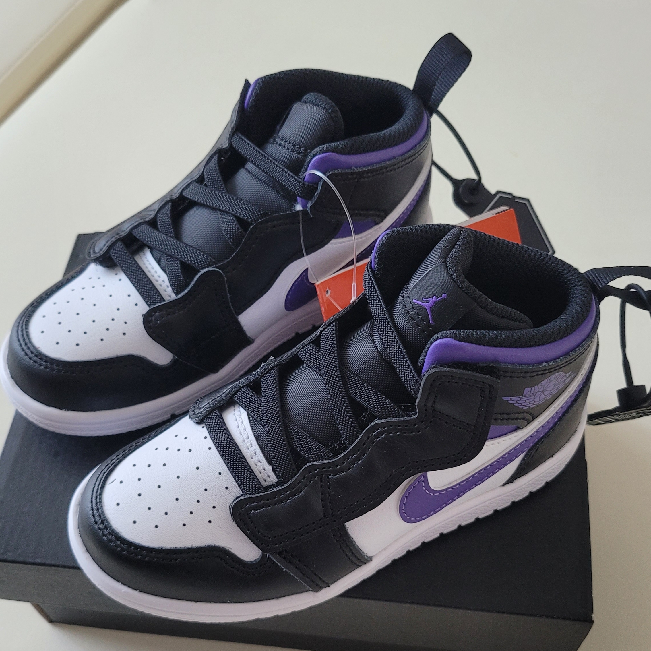(TD) Jordan 1 Mid Alt Dark Iris 착용 스타일 - 1