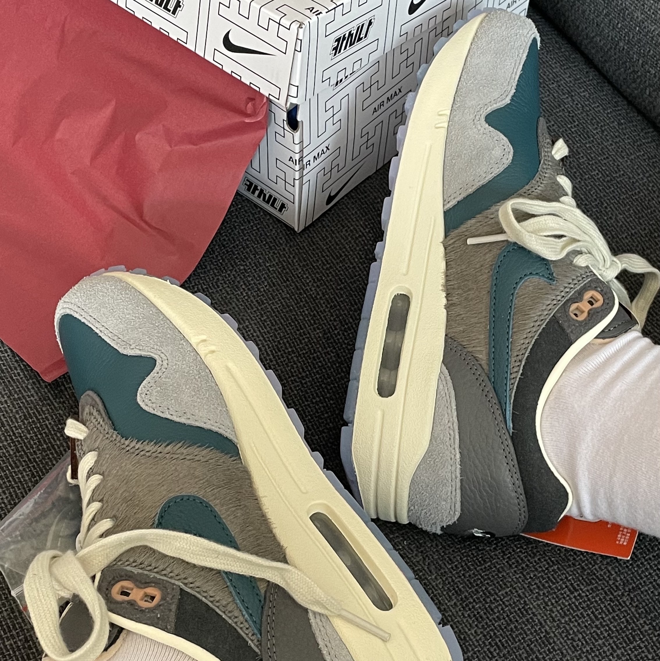 Nike x Kasina Air Max 1 SP Won-Ang Particle Grey, Nike x Kasina Air Max 1 SP Won-Ang Orange 착용 스타일 - 2