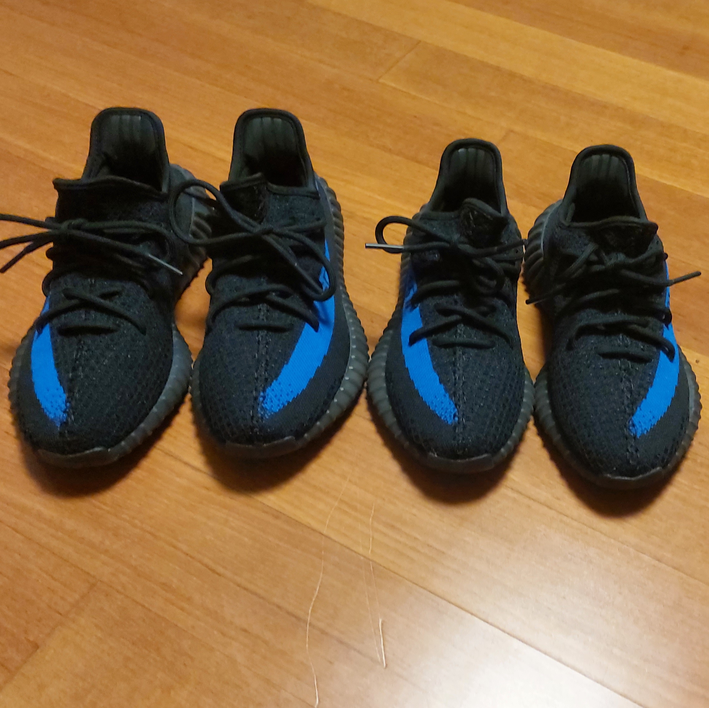 Adidas Yeezy Boost 350 V2 Dazzling Blue 착용 스타일 - 2