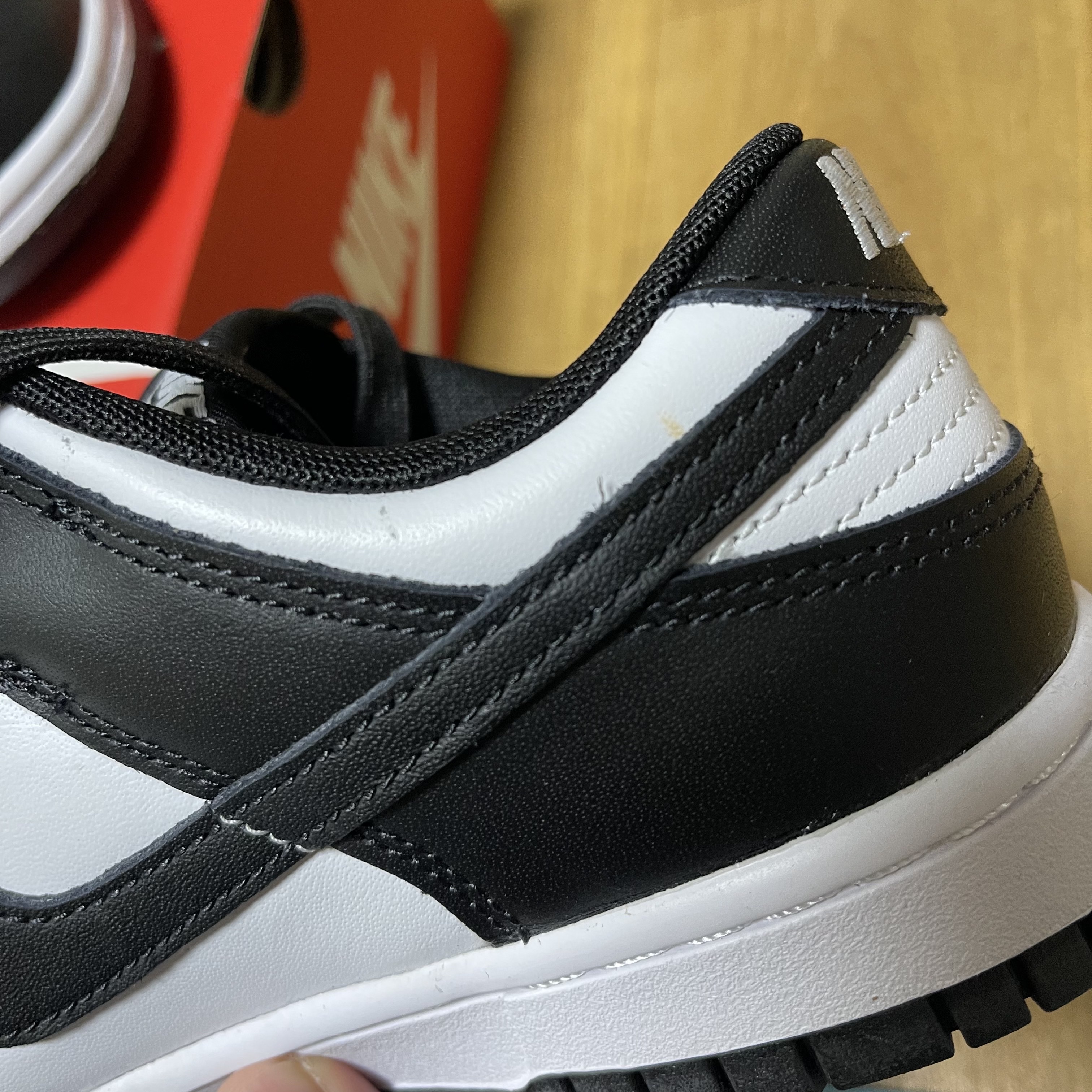 Nike Dunk Low Retro Black 착용 스타일 - 2