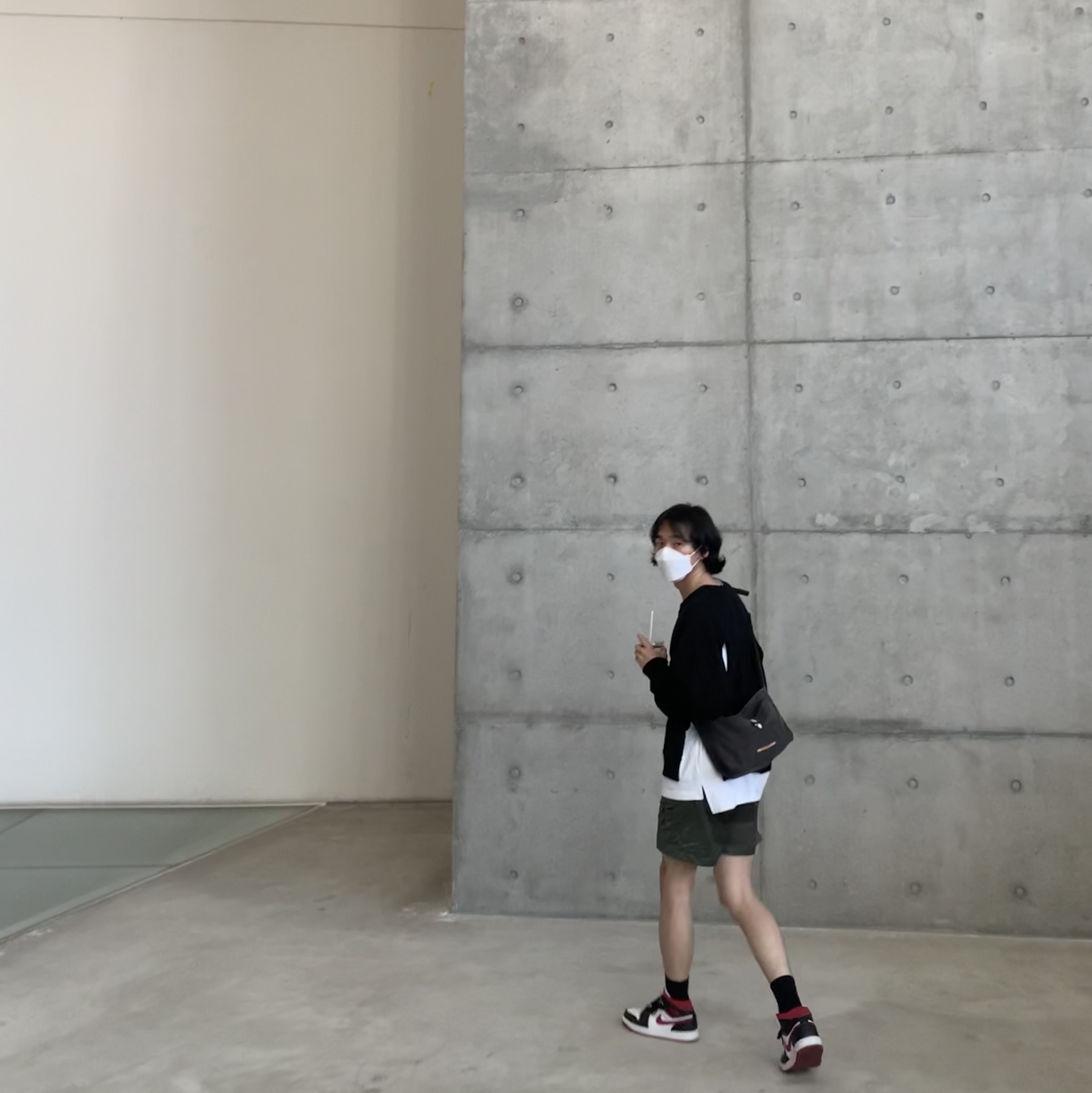 Jordan 1 Mid Gym Red Black White 착용 스타일