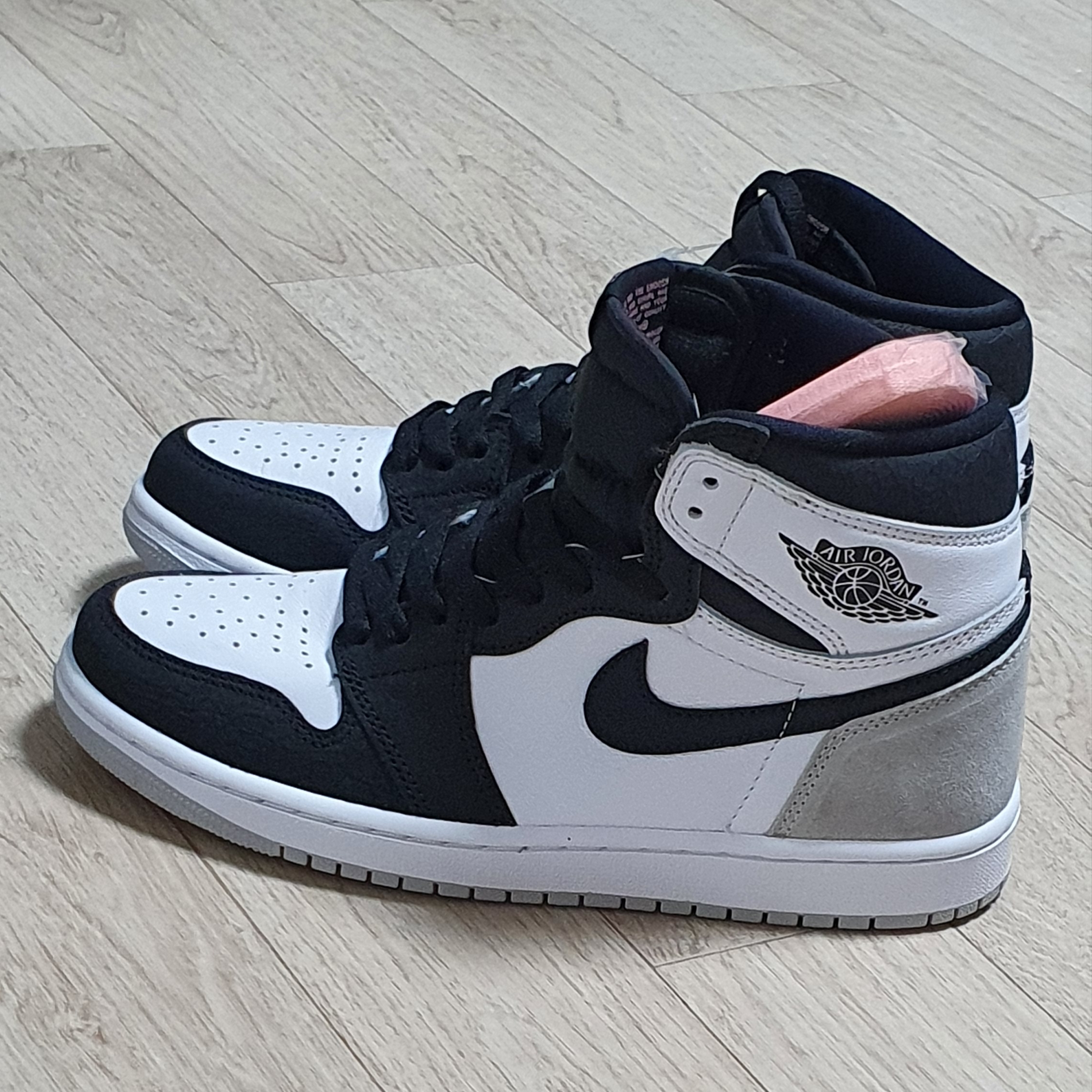 Jordan 1 Retro High OG Bleached Coral 착용 스타일 - 1