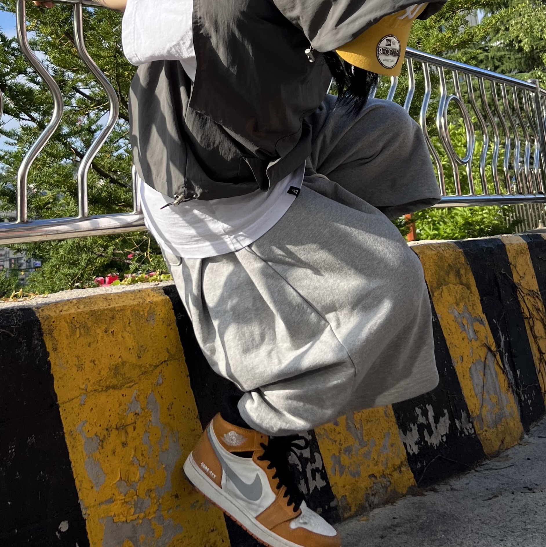 Jordan 1 Element Gore-Tex Light Curry 착용 스타일 - 1