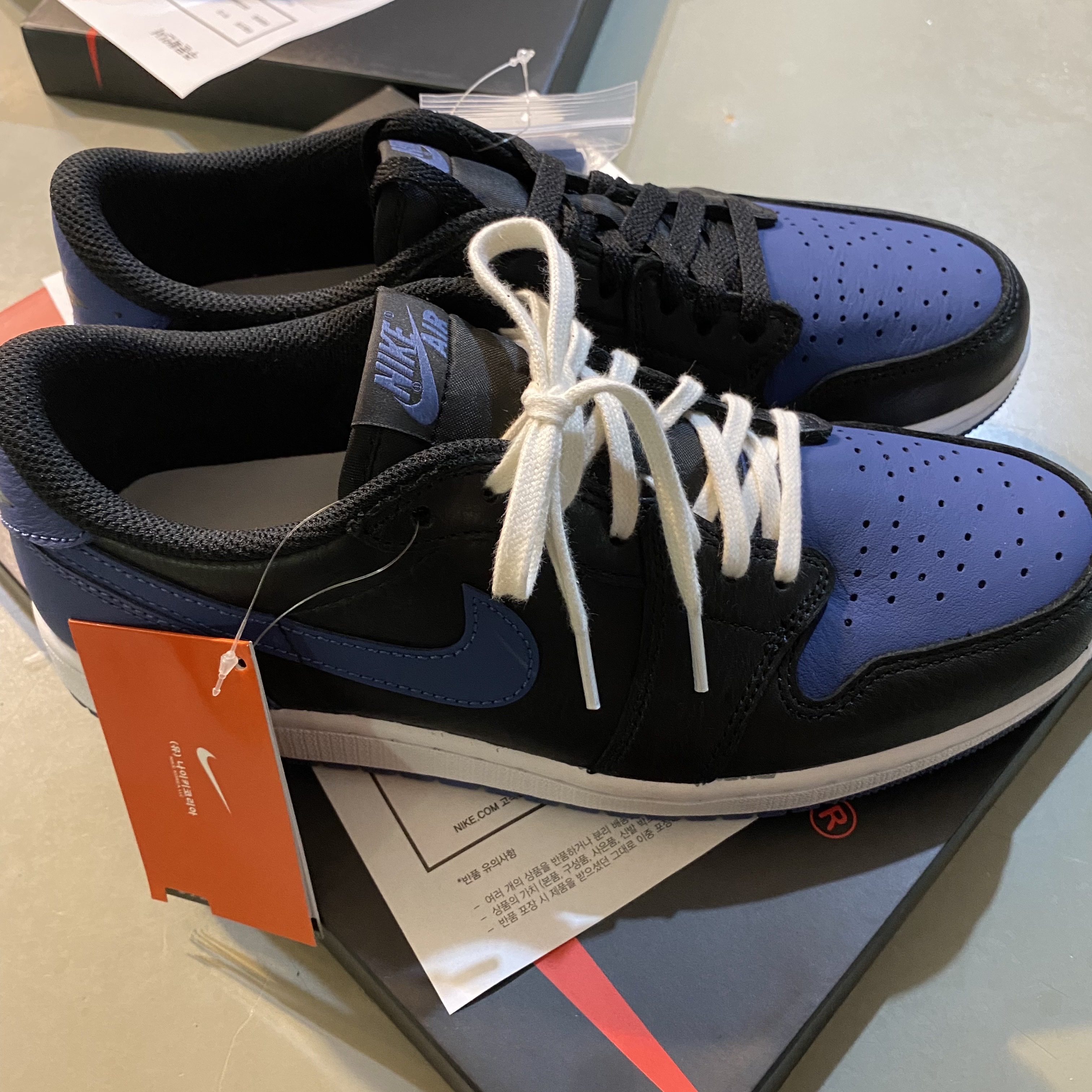 Jordan 1 Retro Low OG Mystic Navy 착용 스타일 - 3
