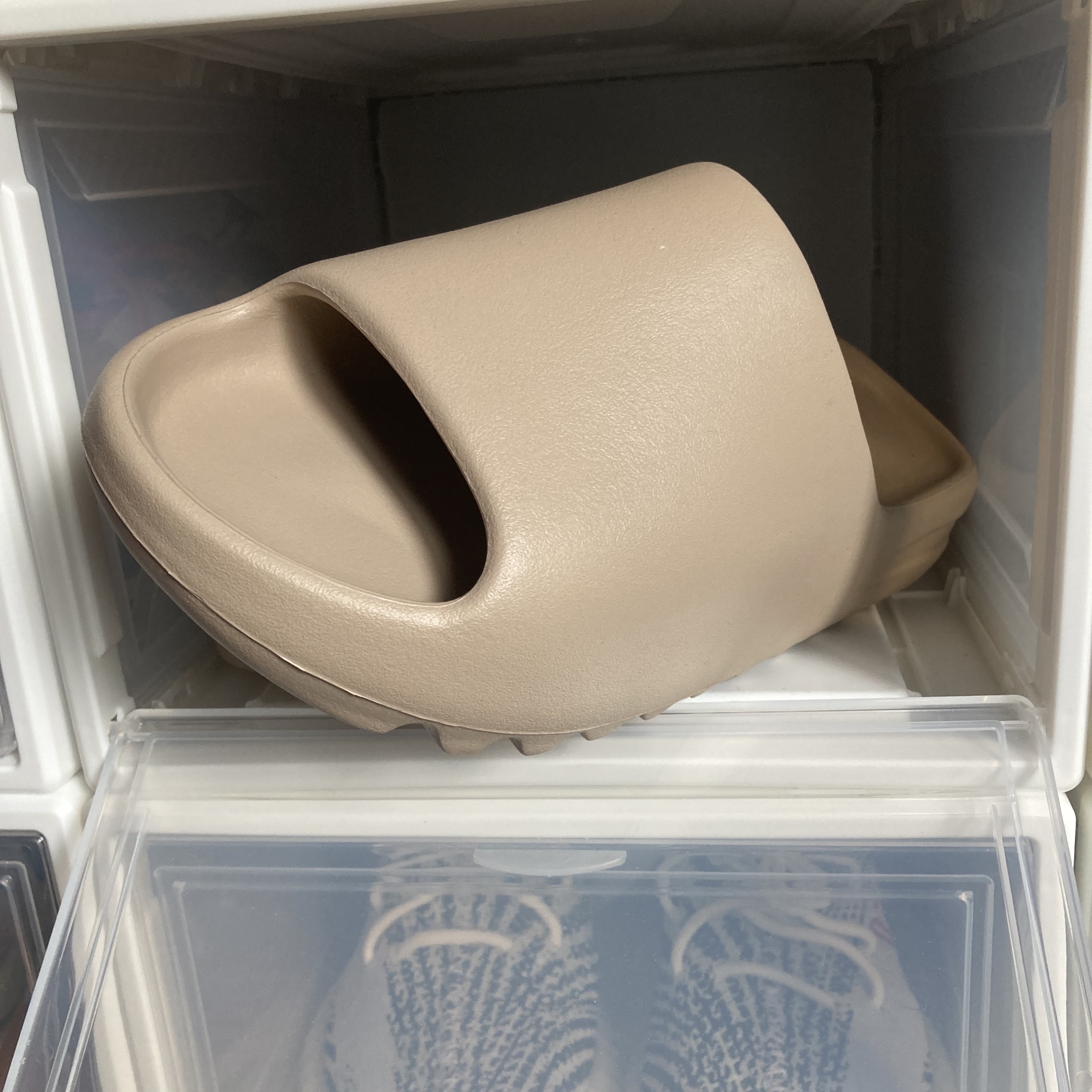 Adidas Yeezy Slide Pure - Re-Release Ver. 착용 스타일