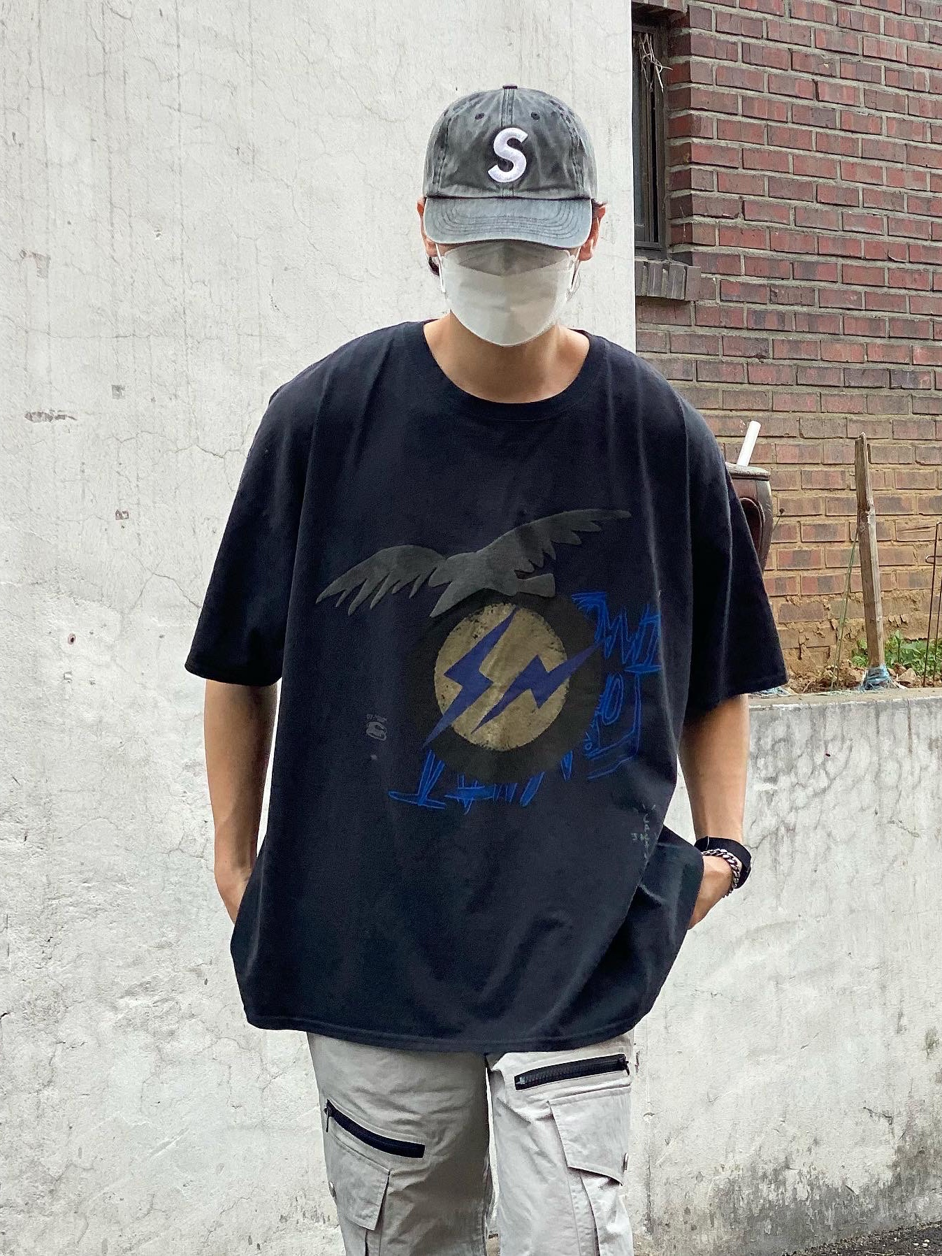 Nike x Travis Scott SB Dunk Low, Supreme Pigment Print S Logo 6-Panel Black - 20SS 착용 스타일 - 4