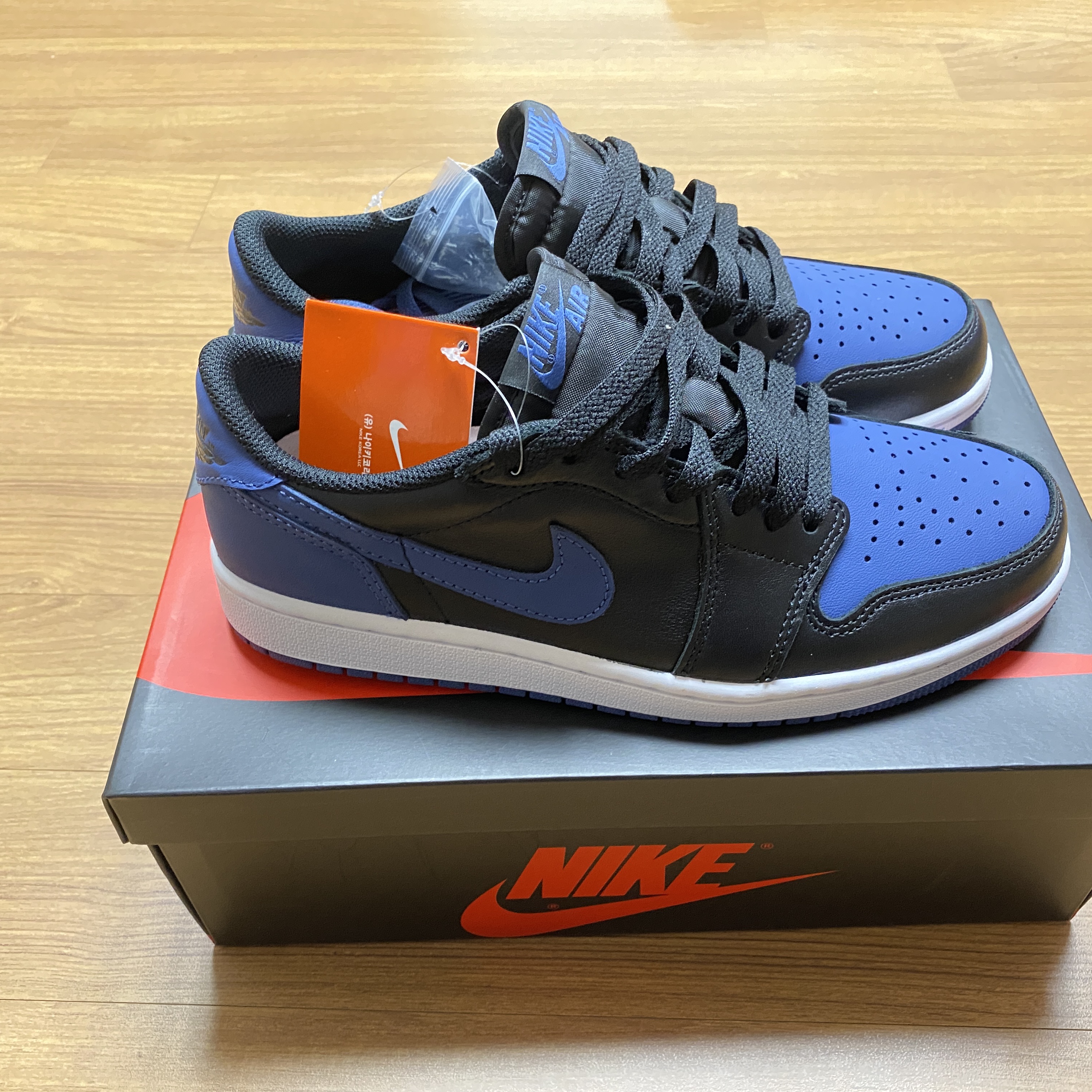 Jordan 1 Retro Low OG Mystic Navy 착용 스타일 - 2