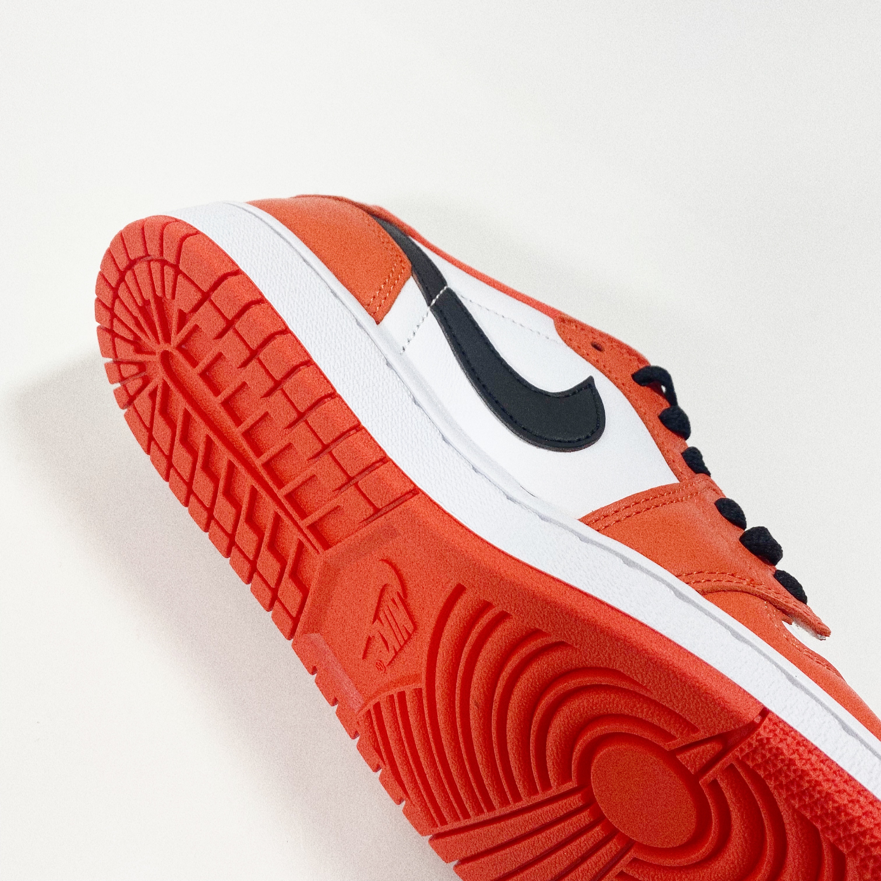 Jordan 1 Low OG Starfish 착용 스타일 - 2