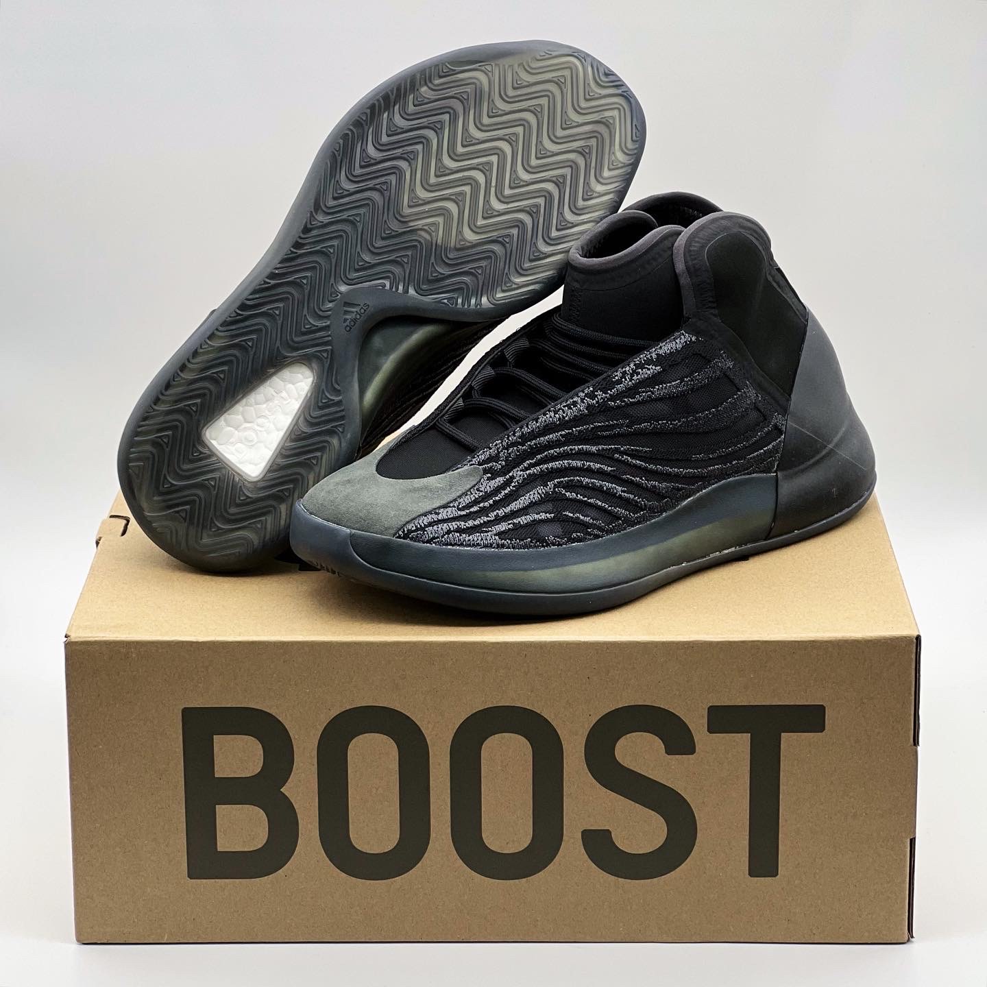 Adidas Yeezy QNTM Onyx 착용 스타일 - 1