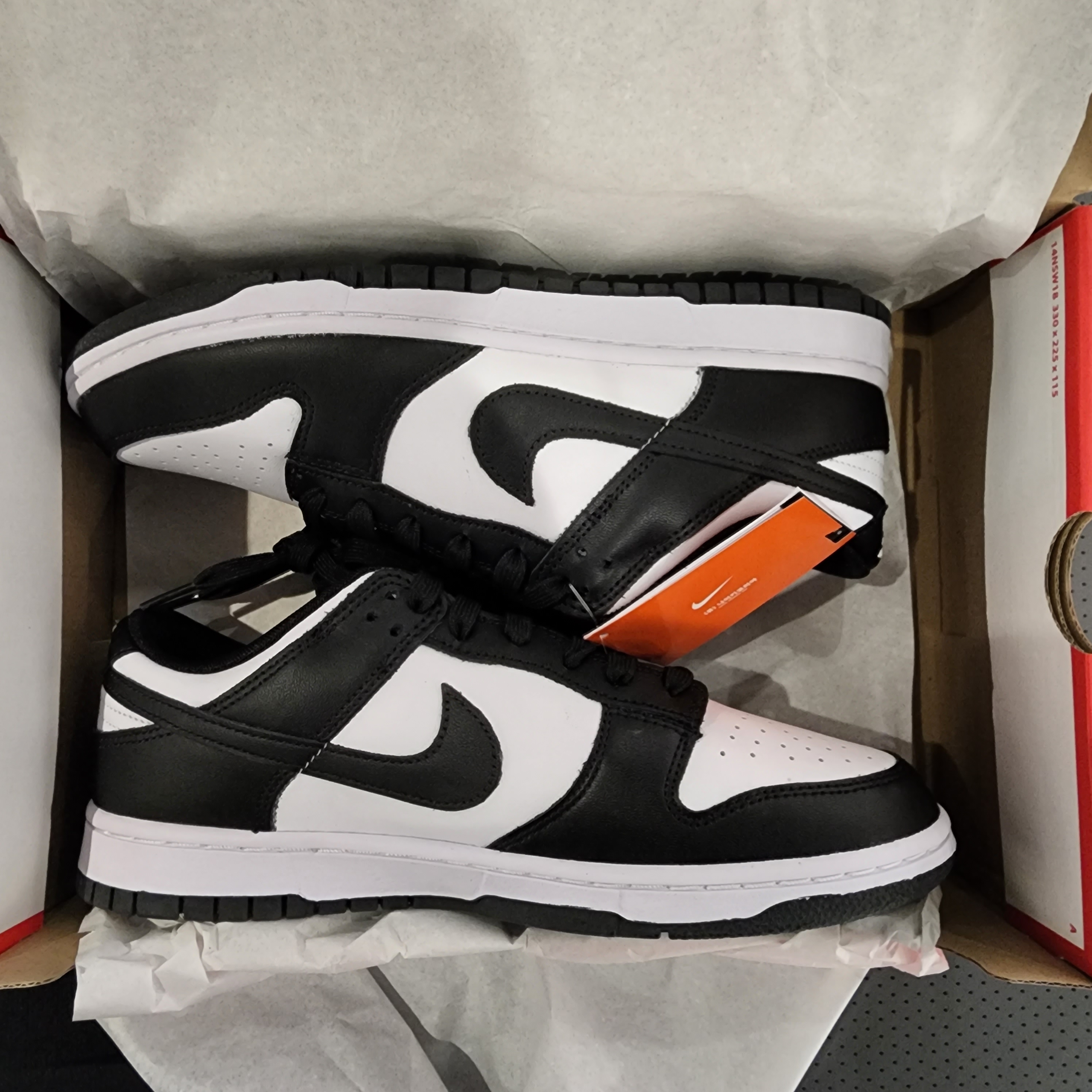 Nike Dunk Low Retro Black 착용 스타일